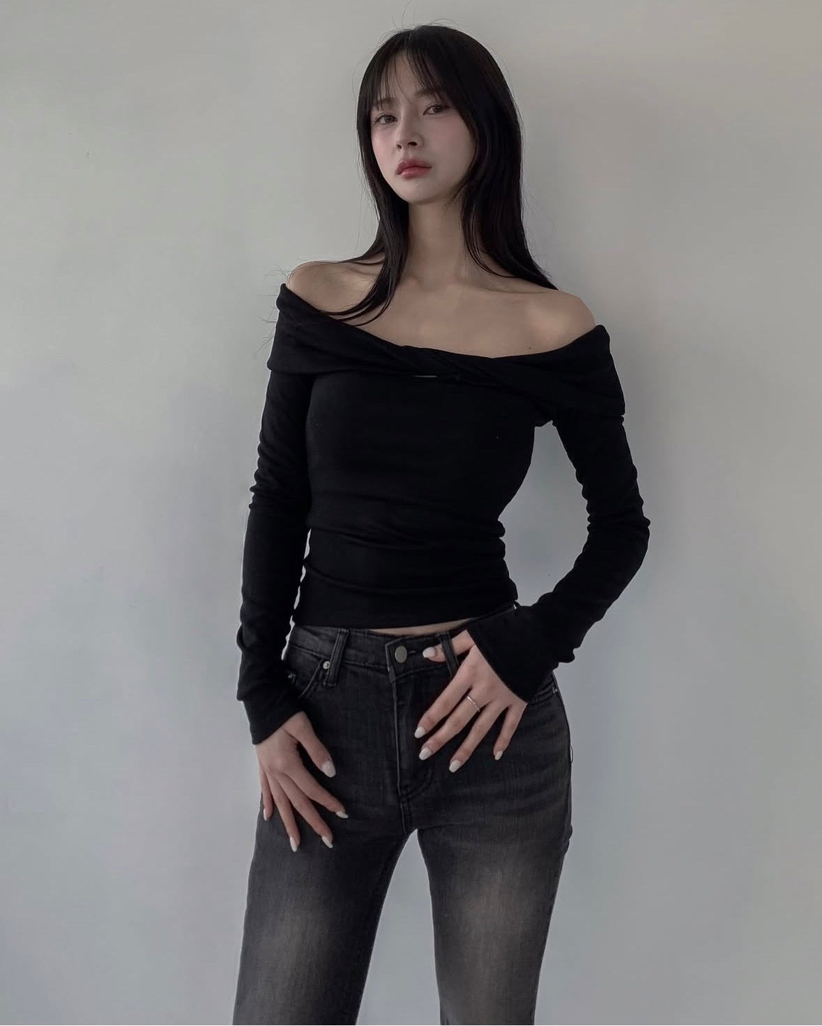 【歐美風一字領Top】 Leaf Twisted Long Sleeve Off Shoulder Top