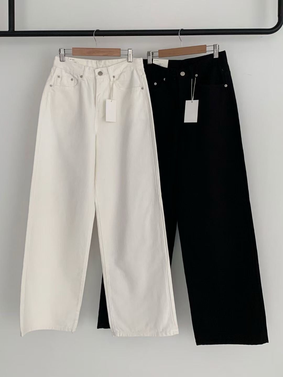 【黑白色衣櫃必備！】Solid High Waisted Wide Leg Pants