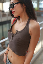 【夏日必備！清爽無束縛】Vintage Washed Button Front Halter Top