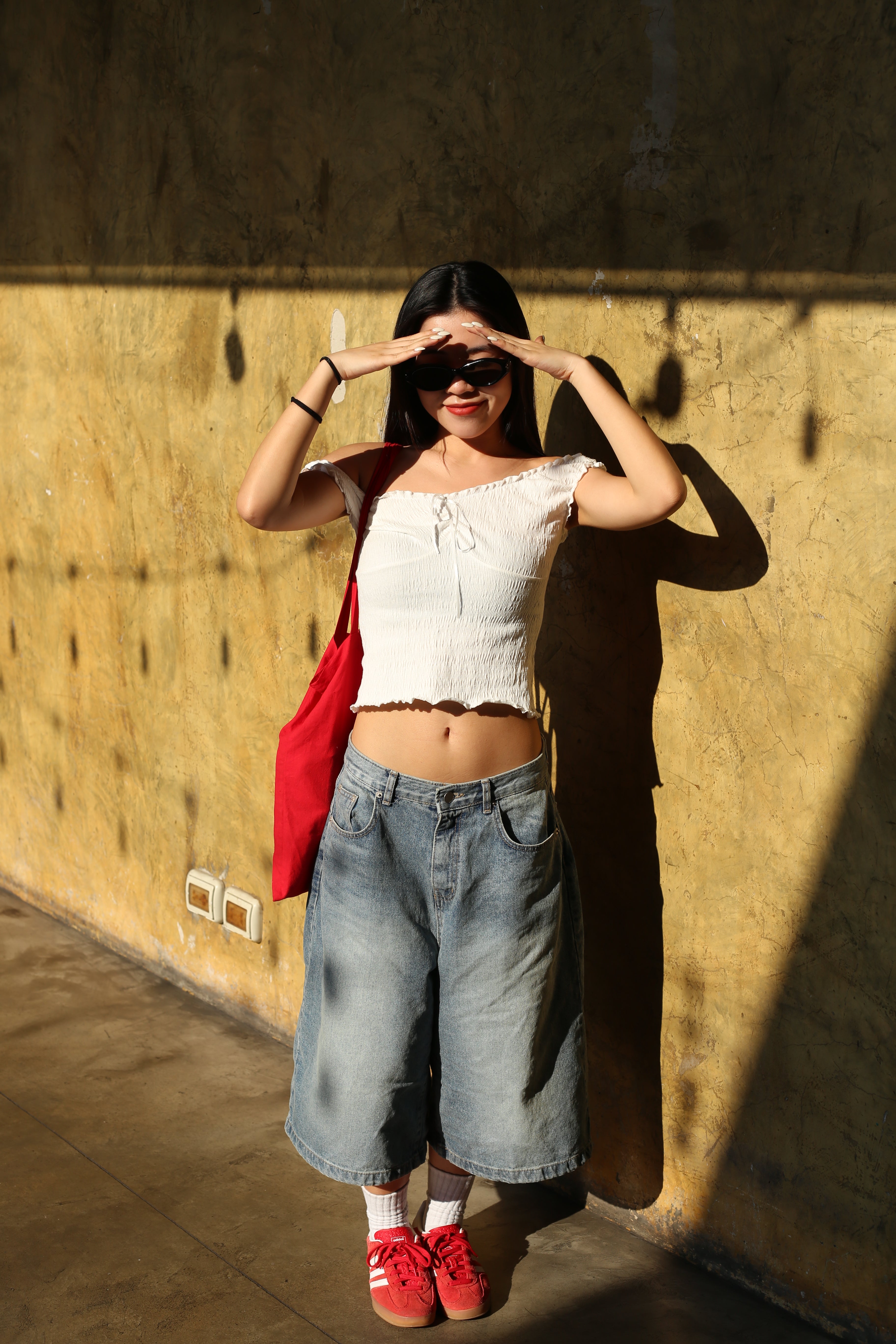 【美式女孩推薦! 立體皺摺質感】Ruffle Ribbon Shoulder Top