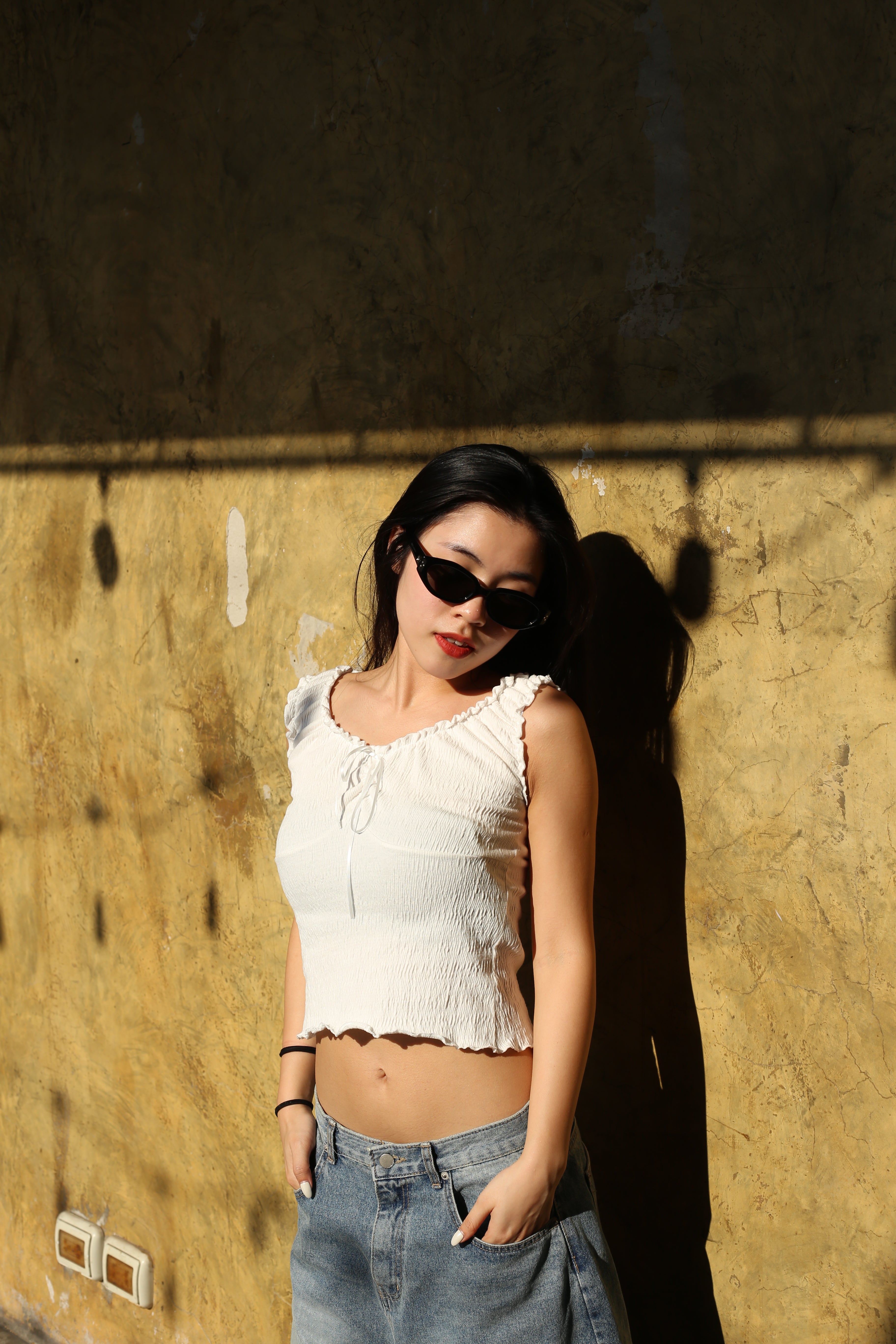 【美式女孩推薦! 立體皺摺質感】Ruffle Ribbon Shoulder Top