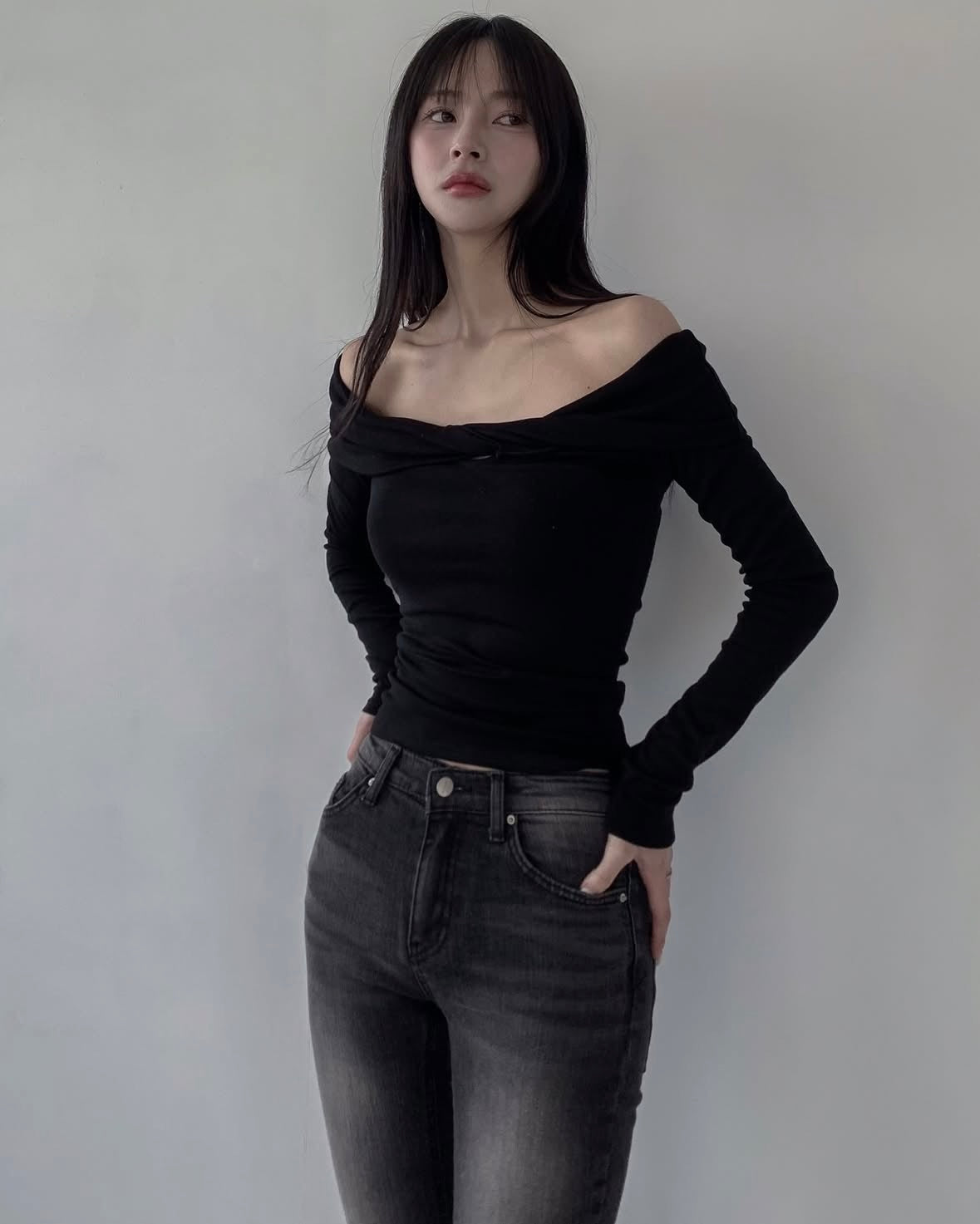 【歐美風一字領Top】 Leaf Twisted Long Sleeve Off Shoulder Top