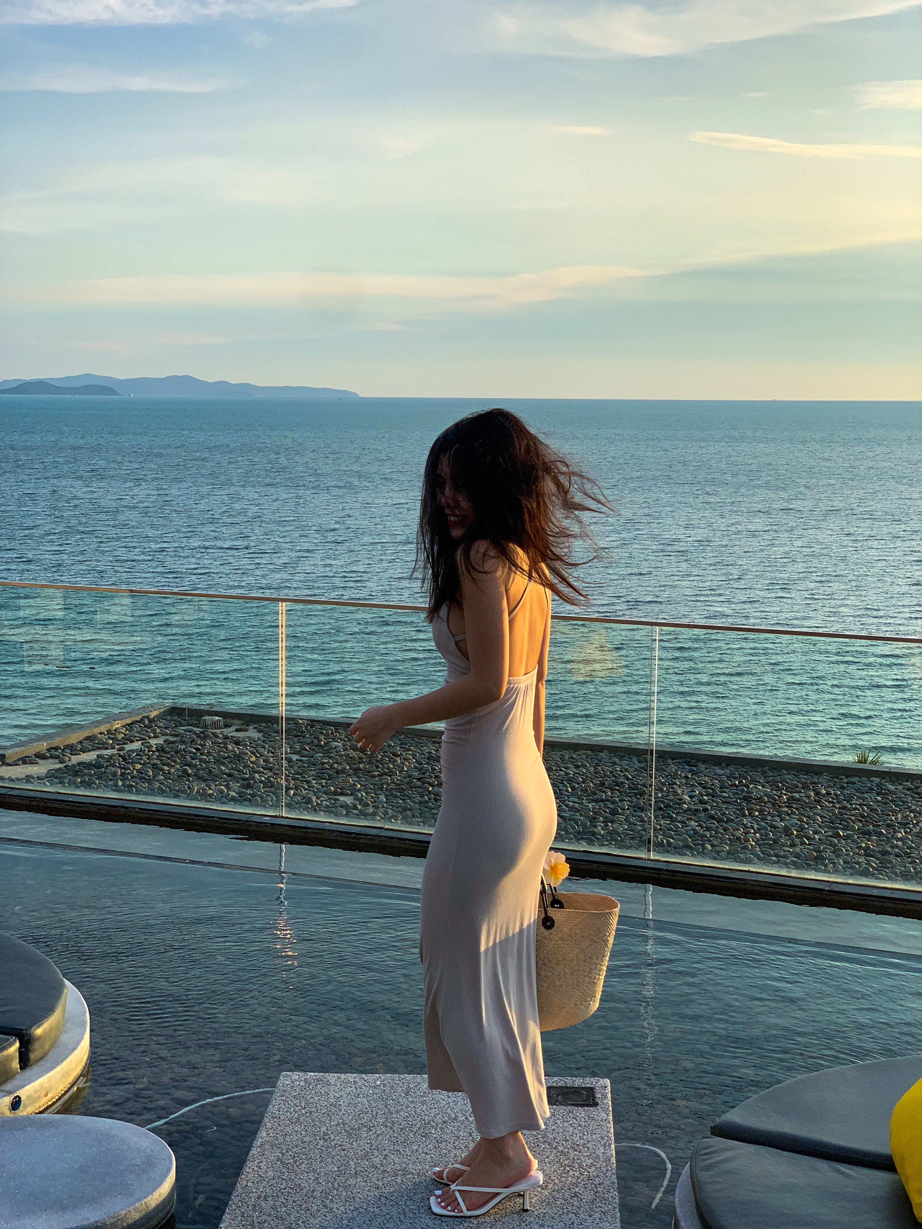 【✔️PAD｜交叉露背設計】Basic Solid Cross Backless Mermaid Dress