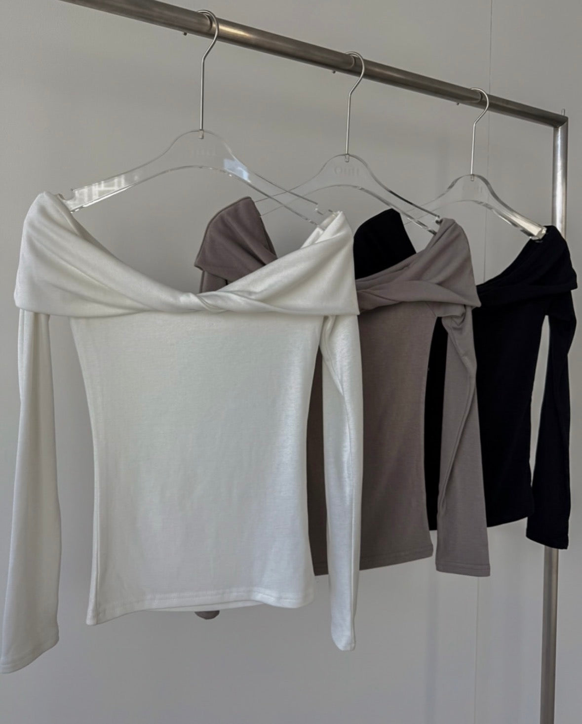 【歐美風一字領Top】 Leaf Twisted Long Sleeve Off Shoulder Top