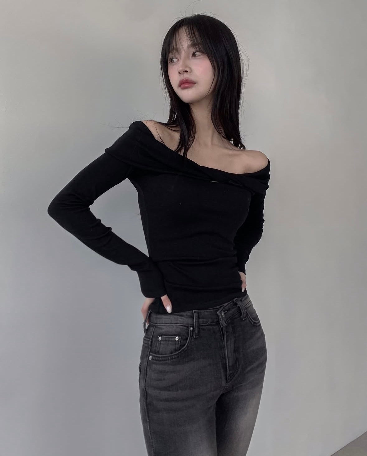 【歐美風一字領Top】 Leaf Twisted Long Sleeve Off Shoulder Top