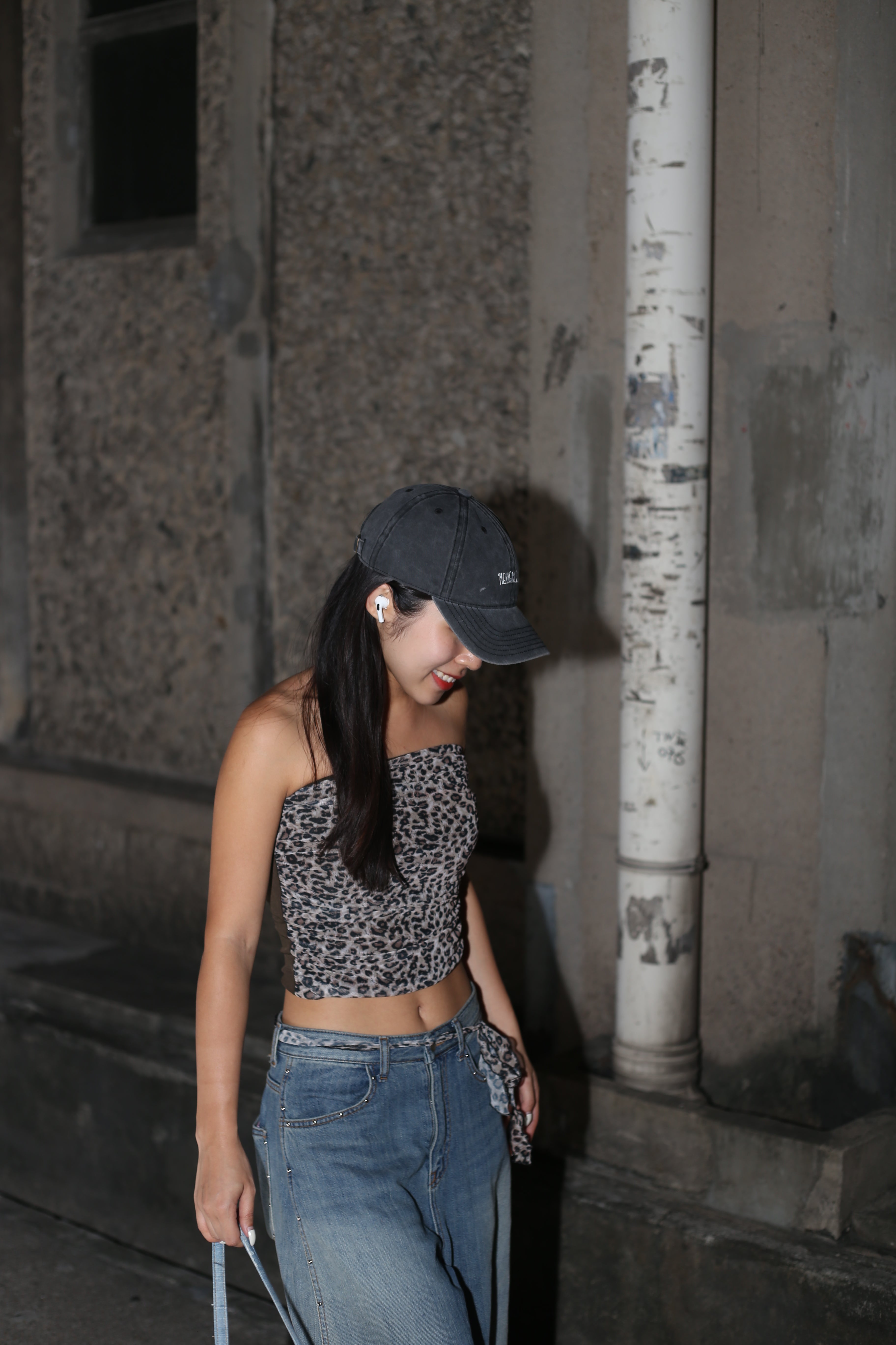 【人氣鉚釘彎刀牛仔褲】Viral Rivet Barrel Jeans