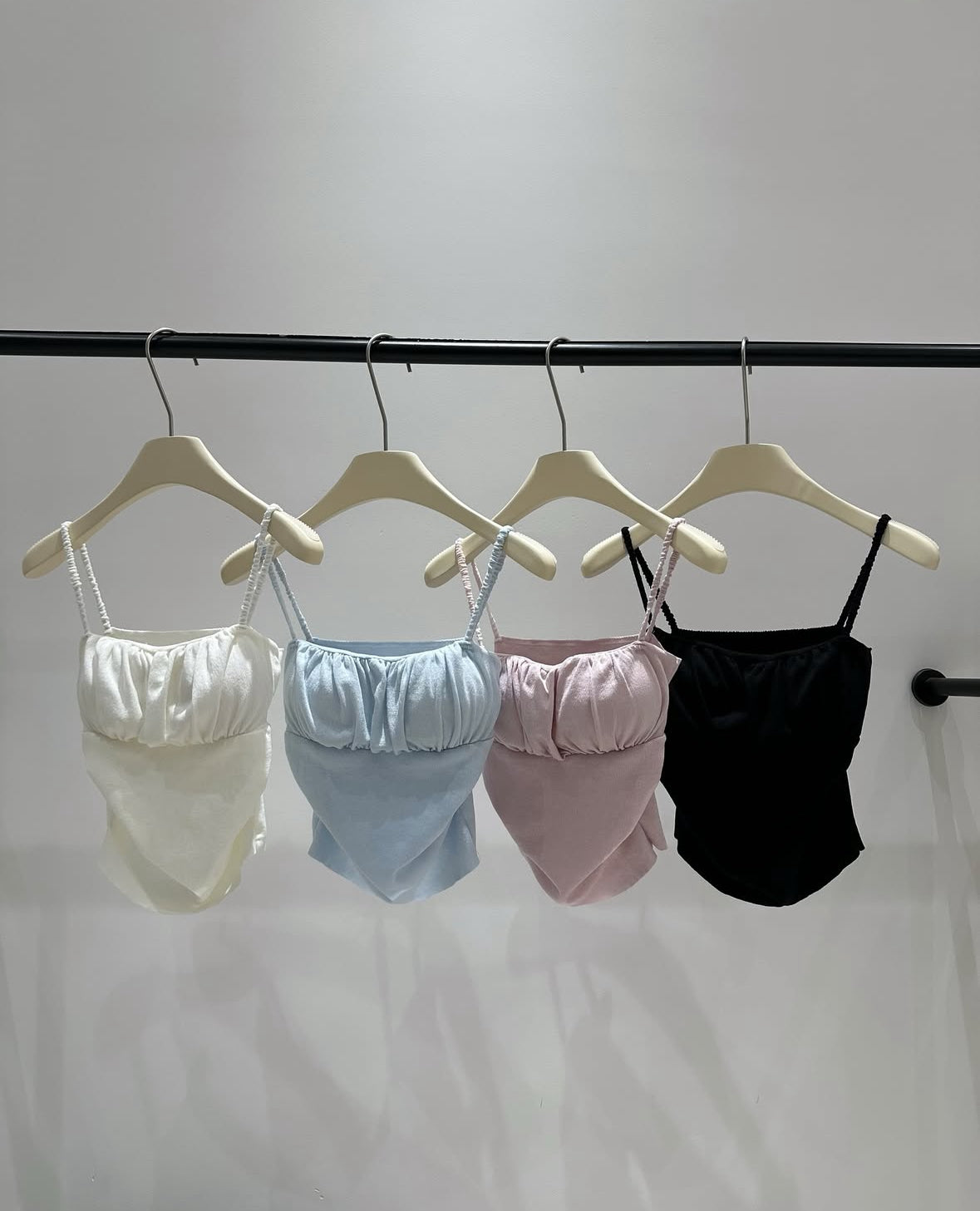 【✔️PAD｜皺褶設計】Solid Ruched Bust Padded Bra Top