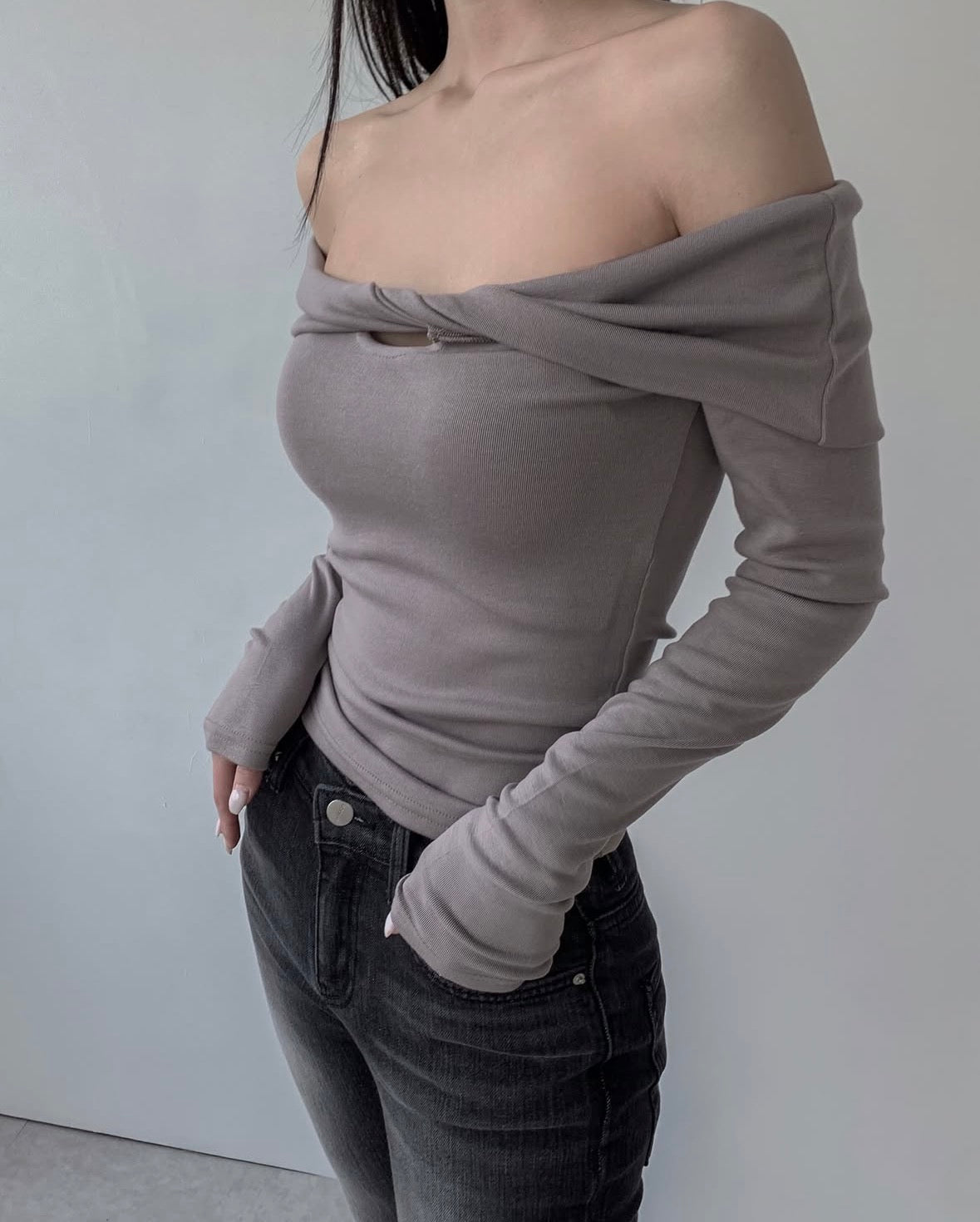 【歐美風一字領Top】 Leaf Twisted Long Sleeve Off Shoulder Top