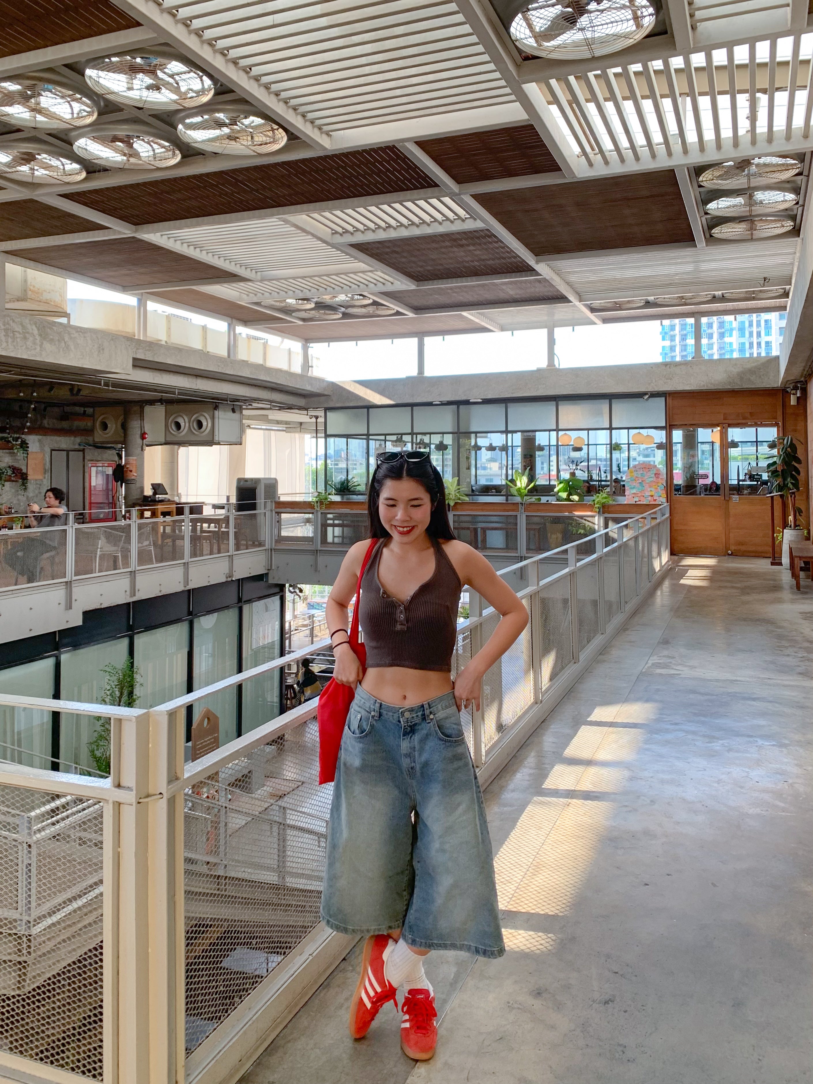 【夏日必備！清爽無束縛】Vintage Washed Button Front Halter Top