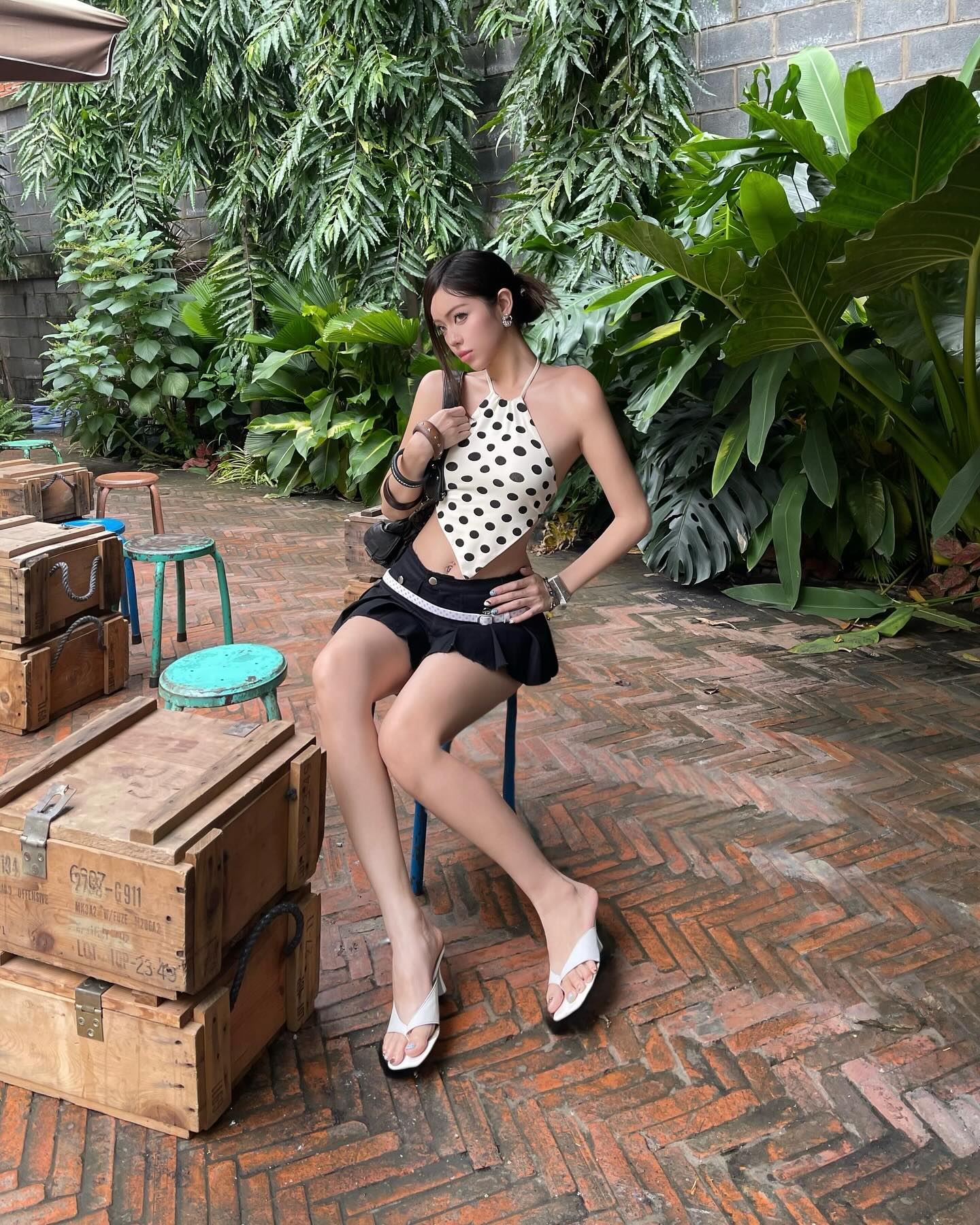 HELENA Pleated skirt