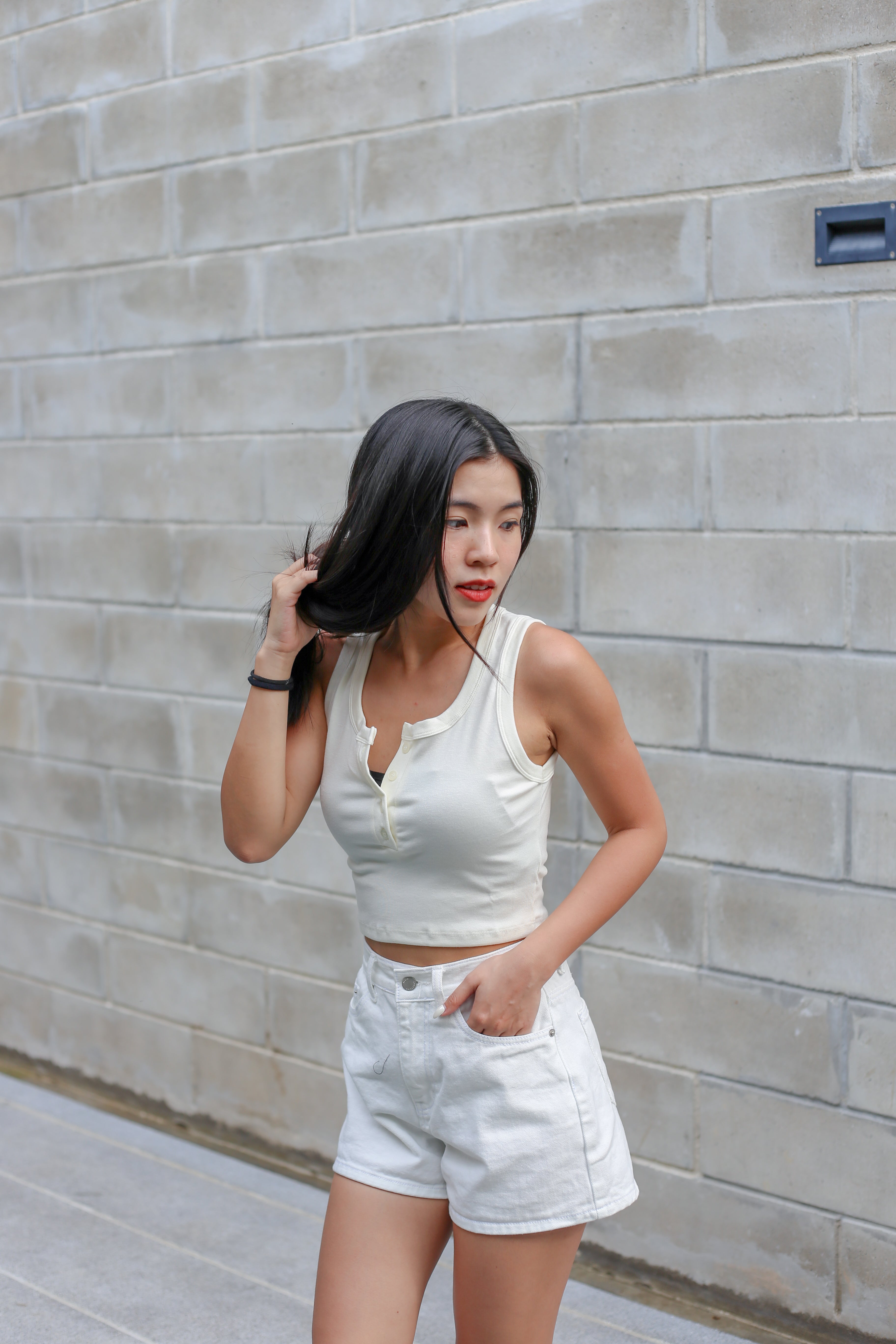 #T244【衣櫃必備背心】Basic Solid Button Front Tank Top