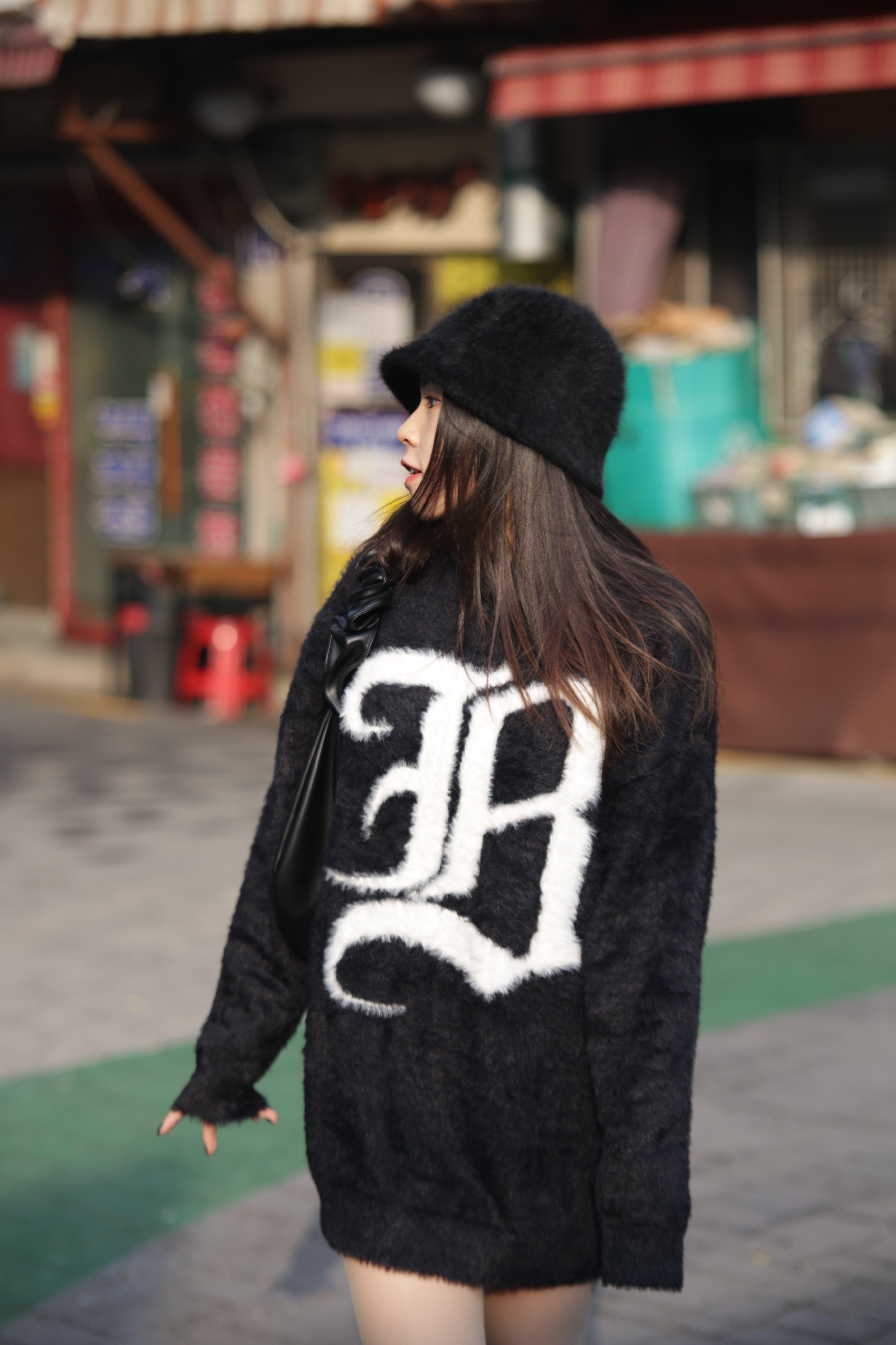 【男女可穿🤍】 Letter B Fluffy Cardigan