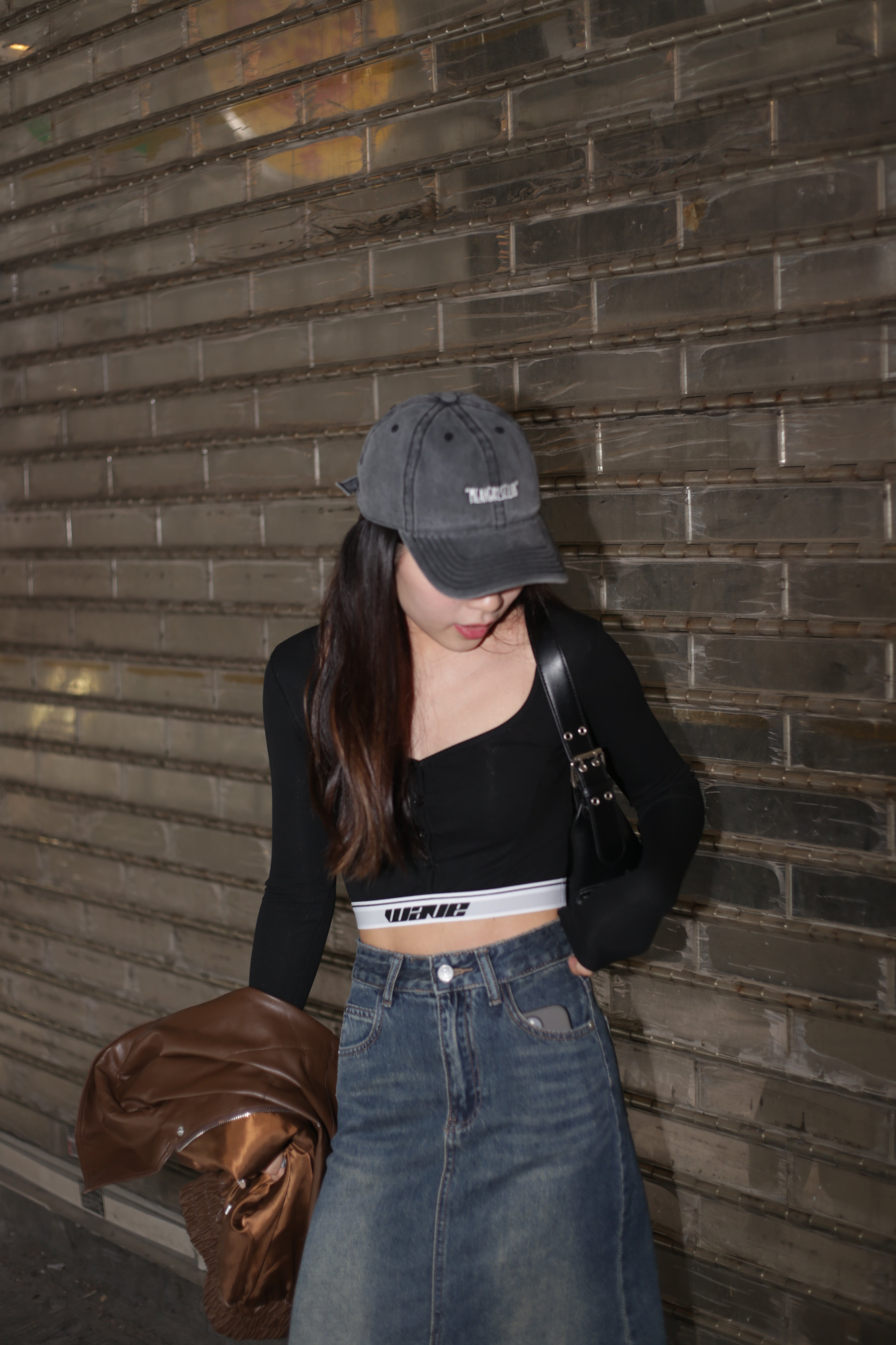 *INSTOCK* Wave Button Front Crop Top