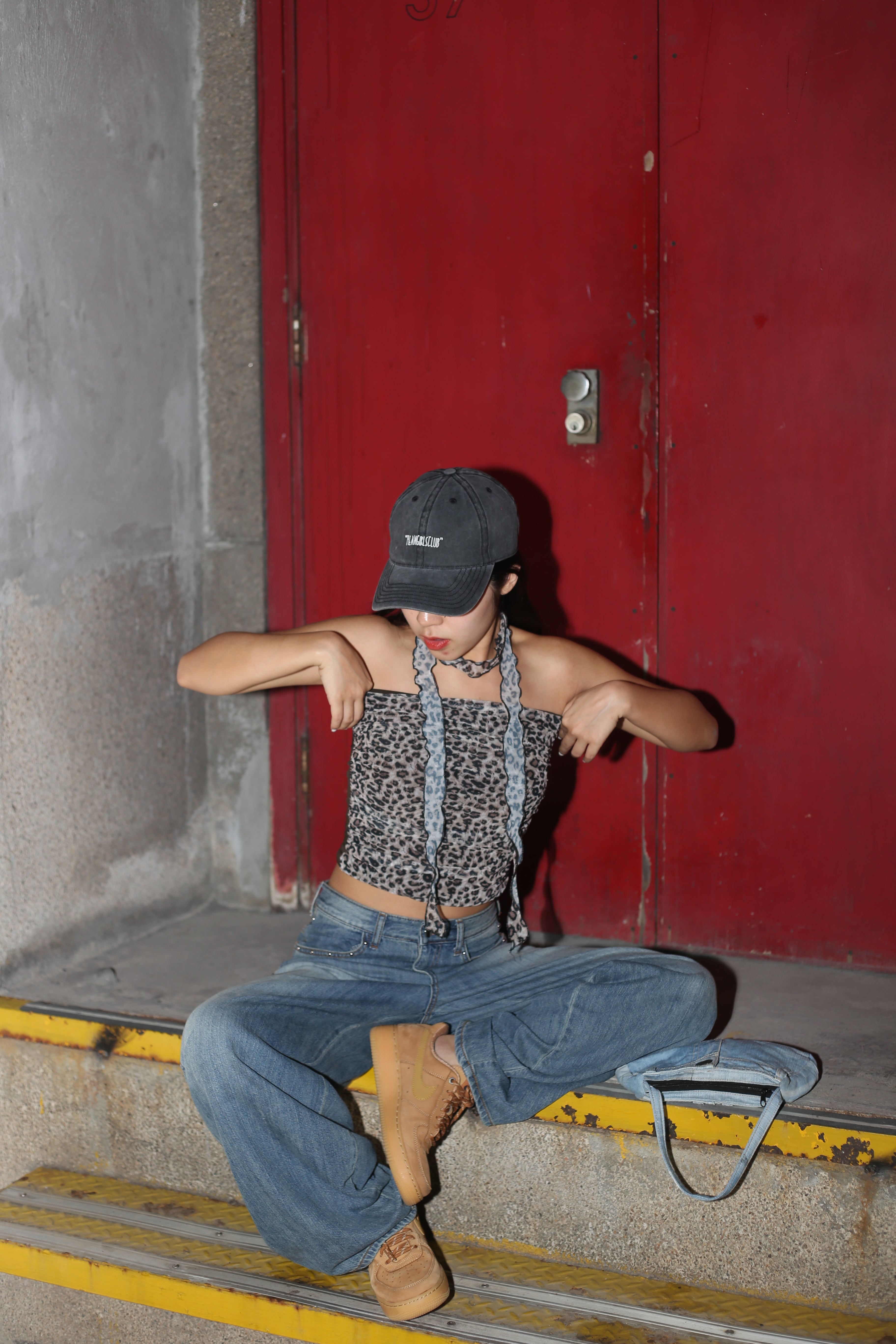 【人氣鉚釘彎刀牛仔褲】Viral Rivet Barrel Jeans