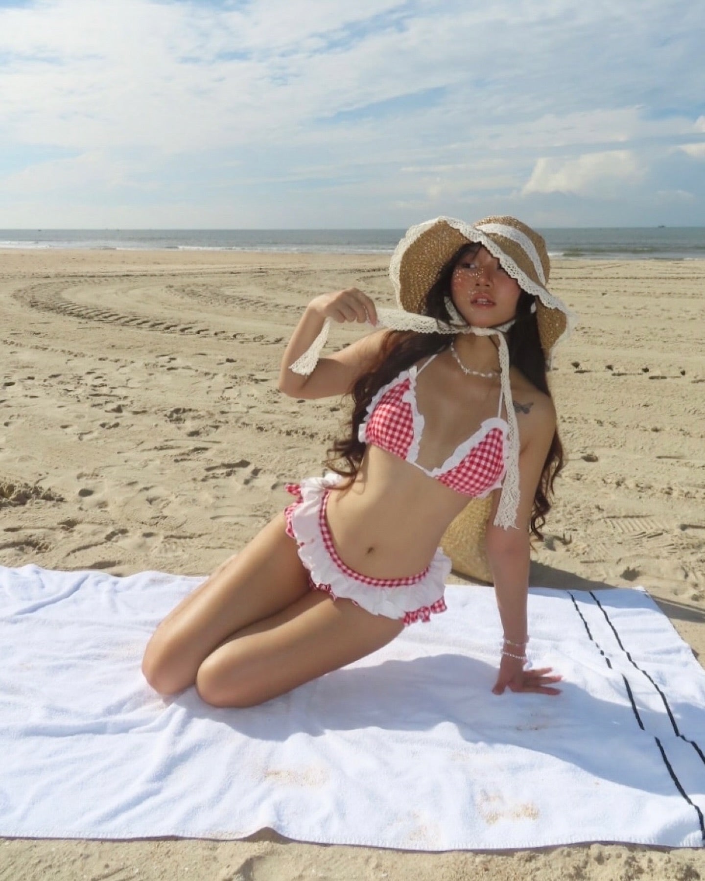 2-piece Frilly design Bikini(with pads)