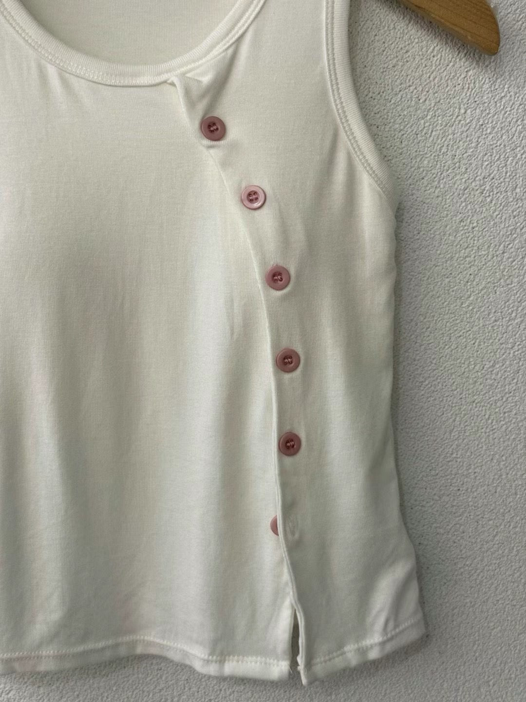 【✔️PAD｜鈕扣設計】Solid Button Padded Tank Top