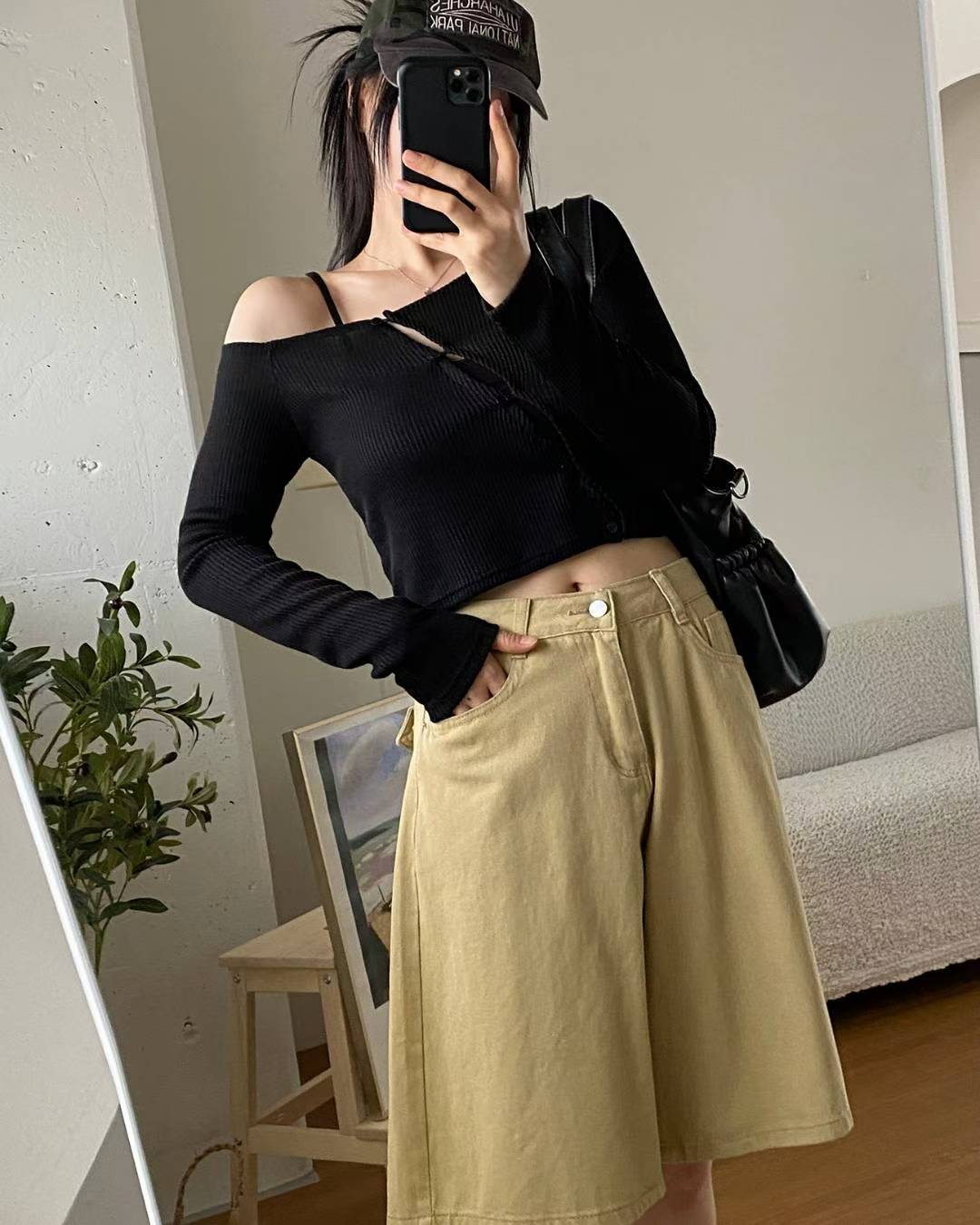【單肩長袖Crop Top】 Sheri Unbalanced Long Sleeve Crop Top