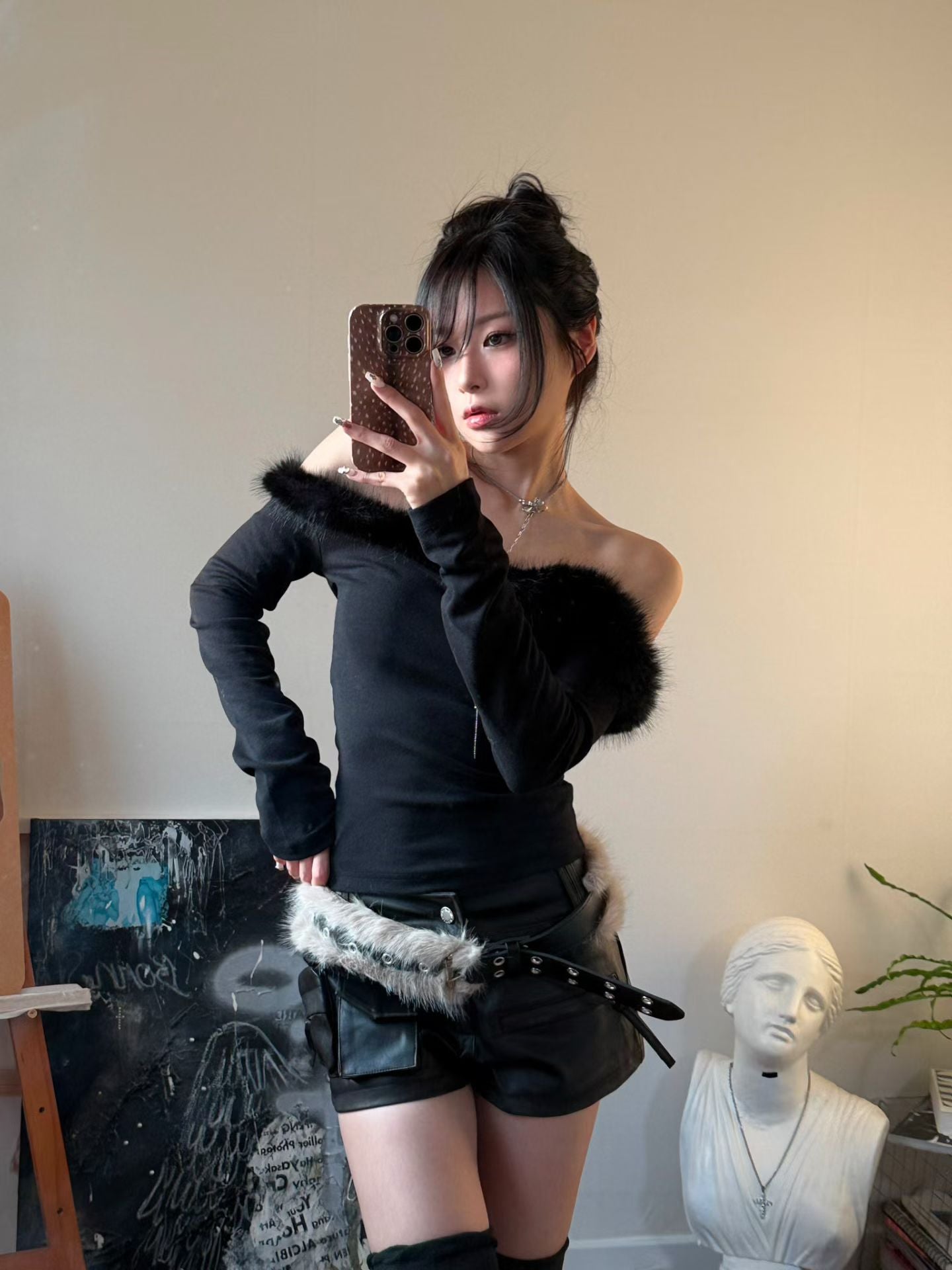 【千禧辣妹style🩶】Fluffy Melo Off Shoulder Top