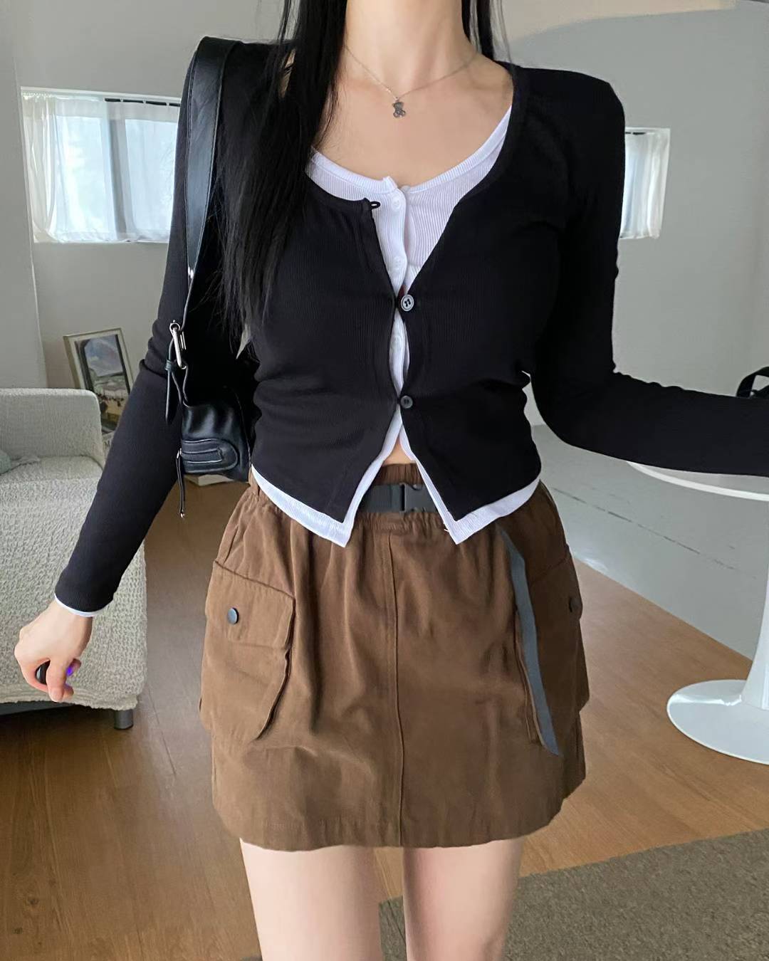 【假兩件長袖Crop Top】 Layered Roble Button Long Sleeve Crop Top