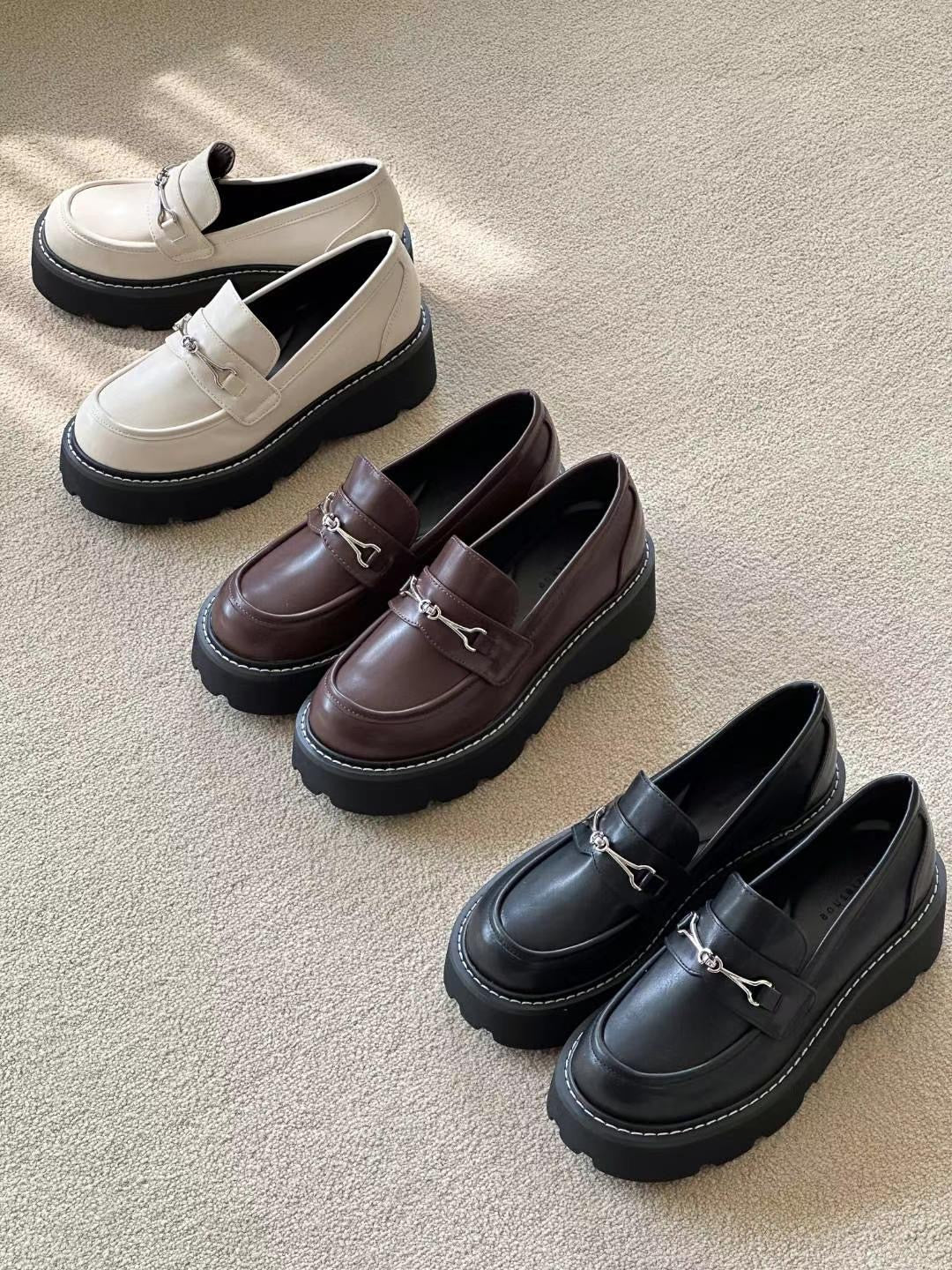 *INSTOCK* Sliver Buckle Solid Plain Loafers