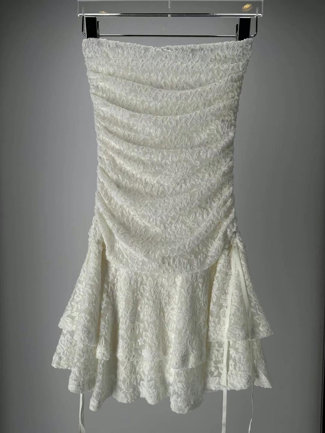 【歐美風平口繡花短裙】Solid Lace Tube Top Dress