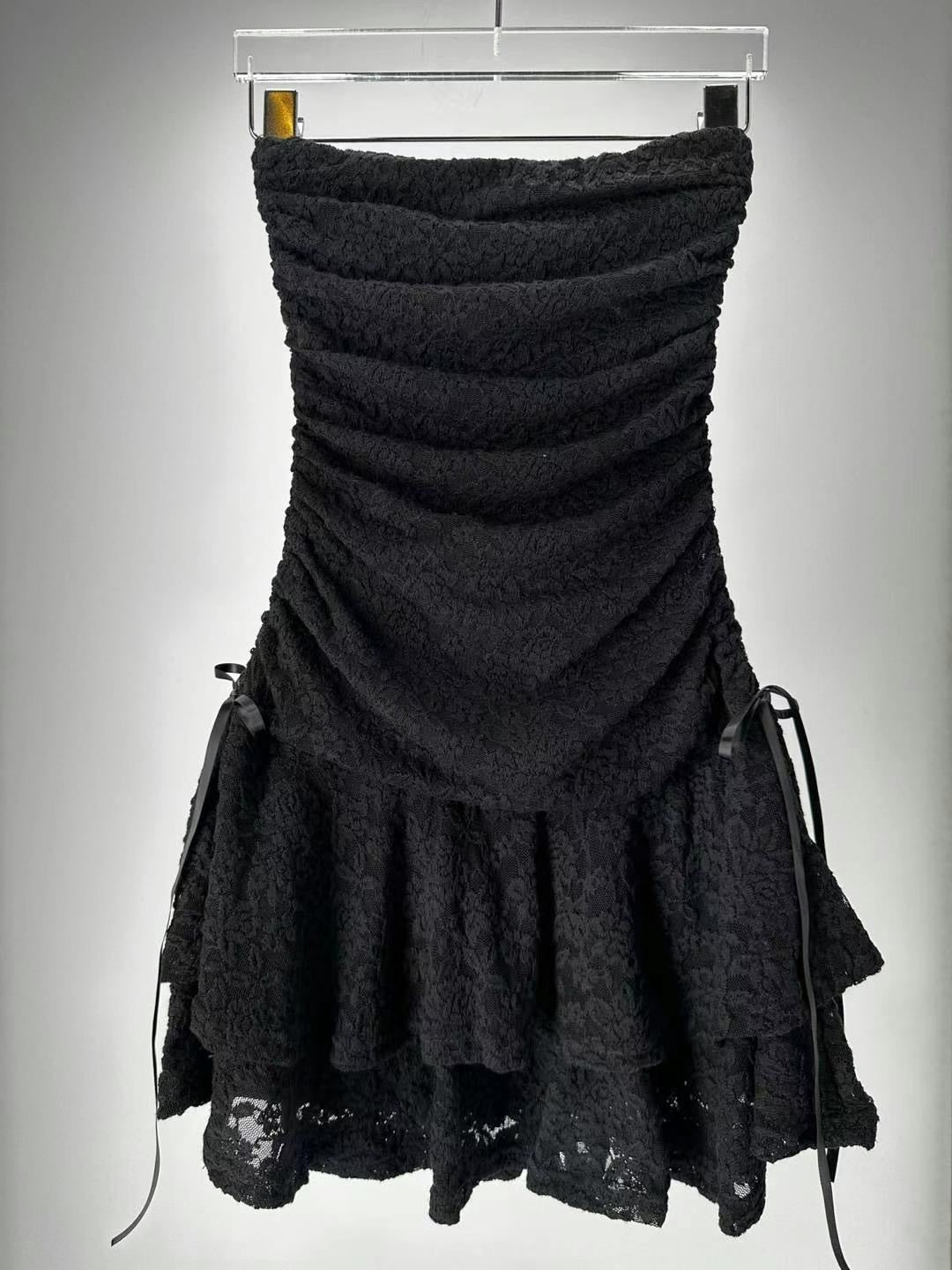 【歐美風平口繡花短裙】Solid Lace Tube Top Dress