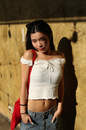 【美式女孩推薦! 立體皺摺質感】Ruffle Ribbon Shoulder Top