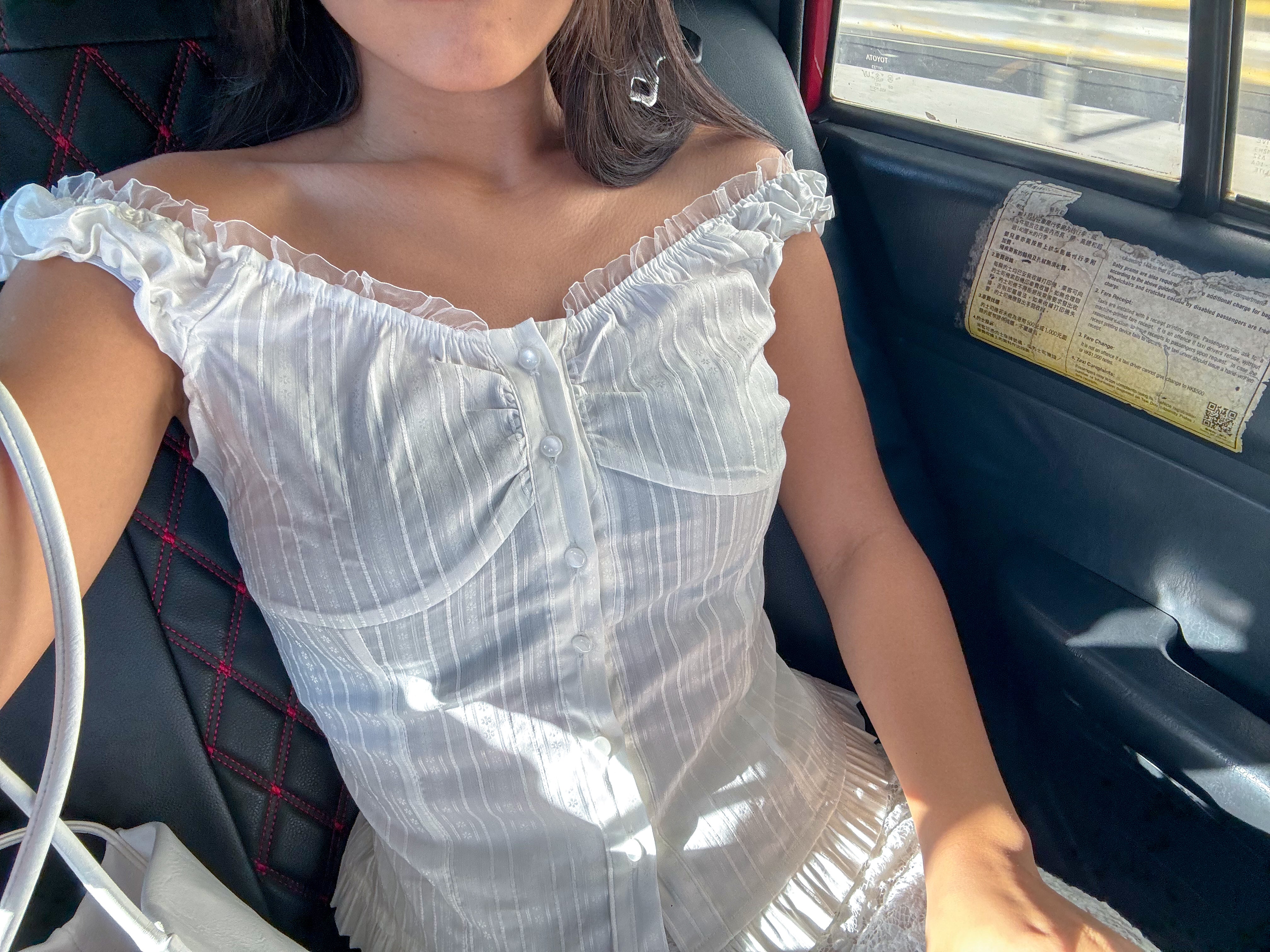 【Ballet Core必備! Lace質感Max】Basic Solid Button Front  Lace Off Shoulder Top
