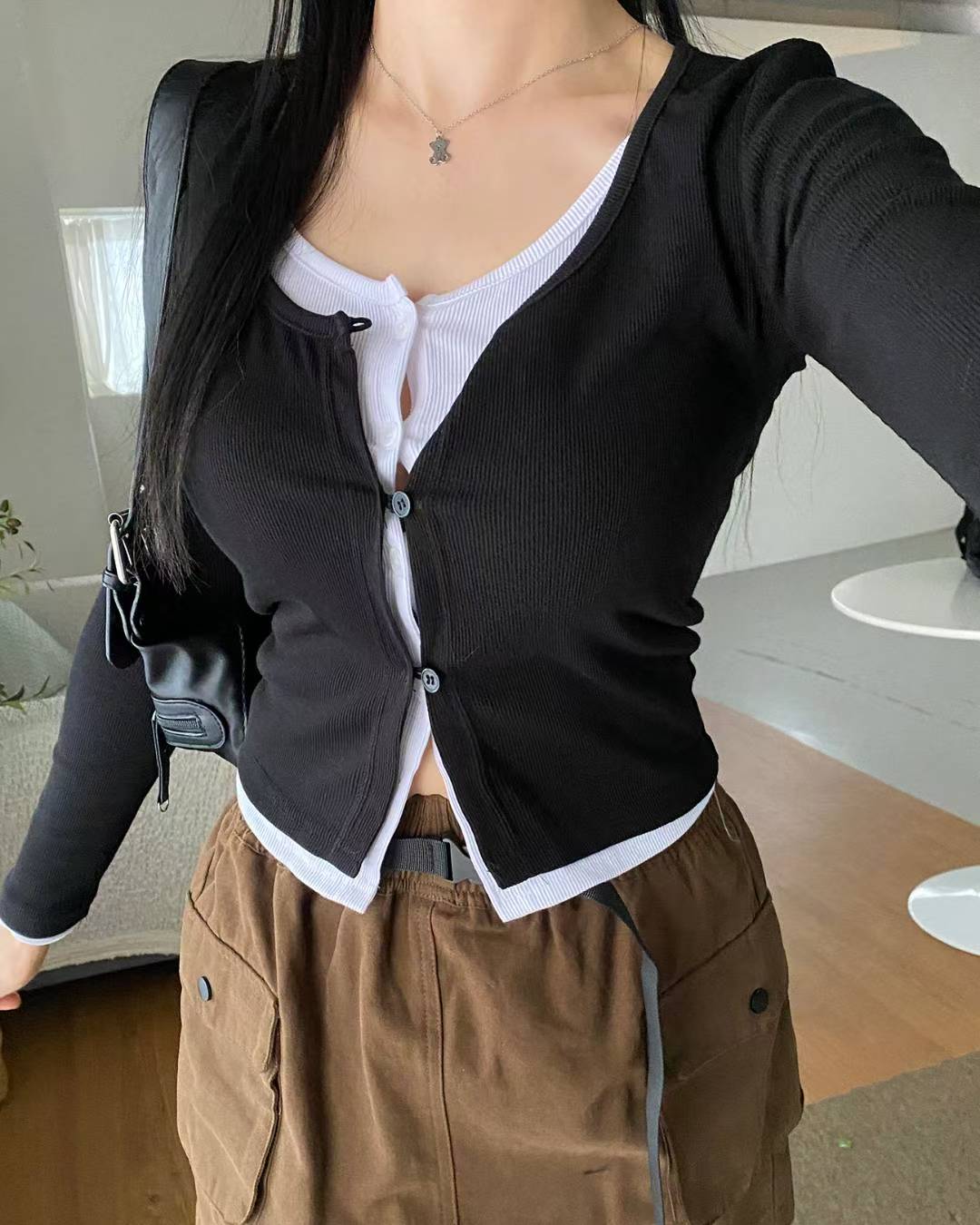 【假兩件長袖Crop Top】 Layered Roble Button Long Sleeve Crop Top