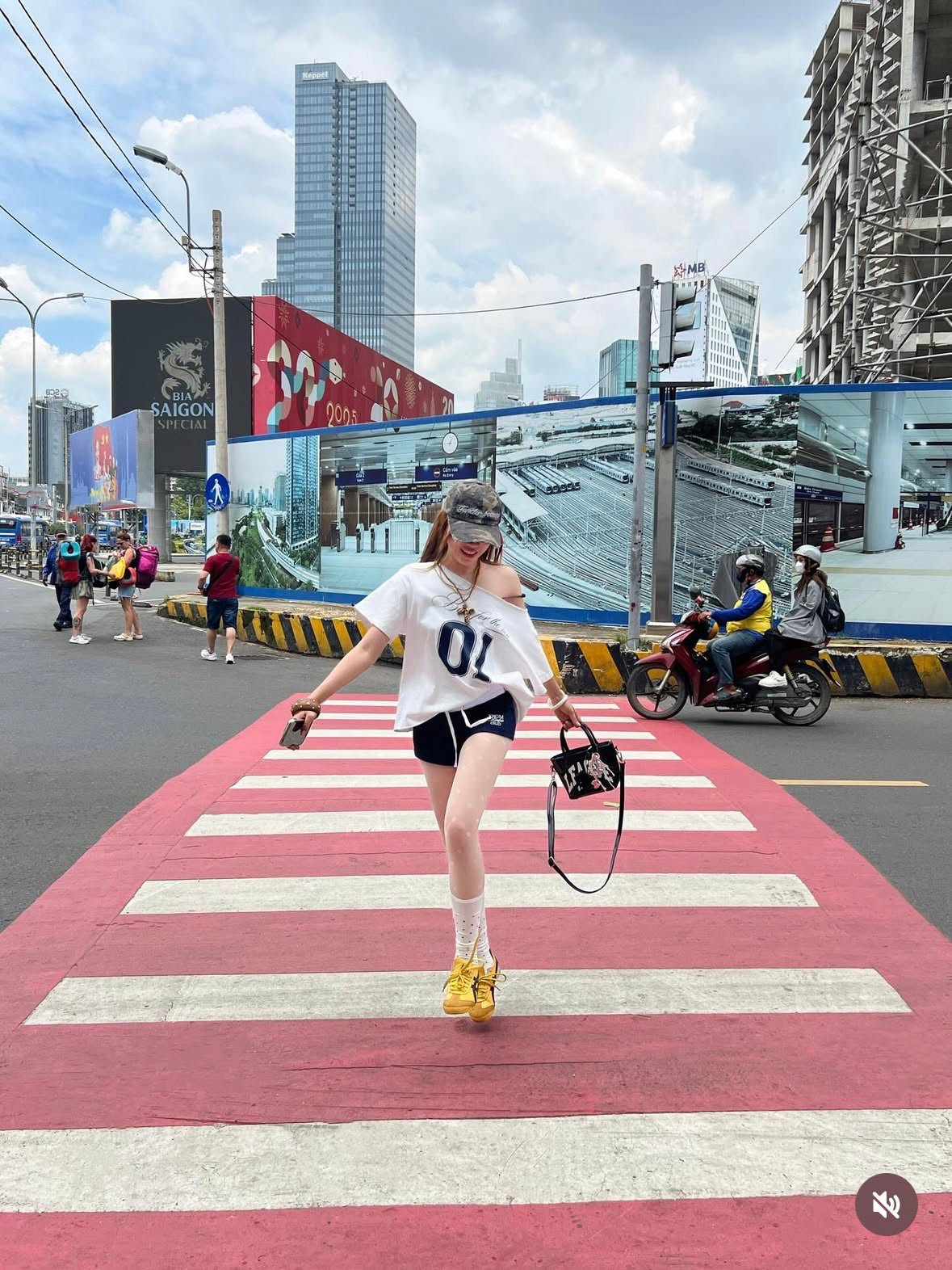 【🇻🇳越南連線】Born For The Sun Off Shoulder Top