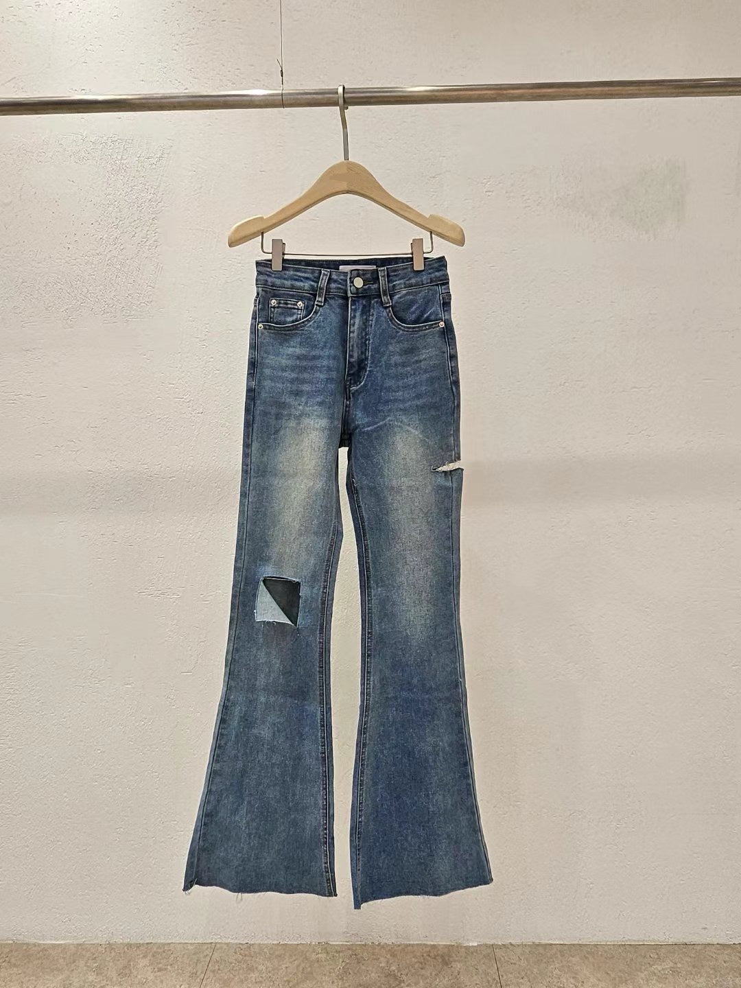 【完美破洞喇叭褲🩵】 Double-Cut Washed Flare Jeans