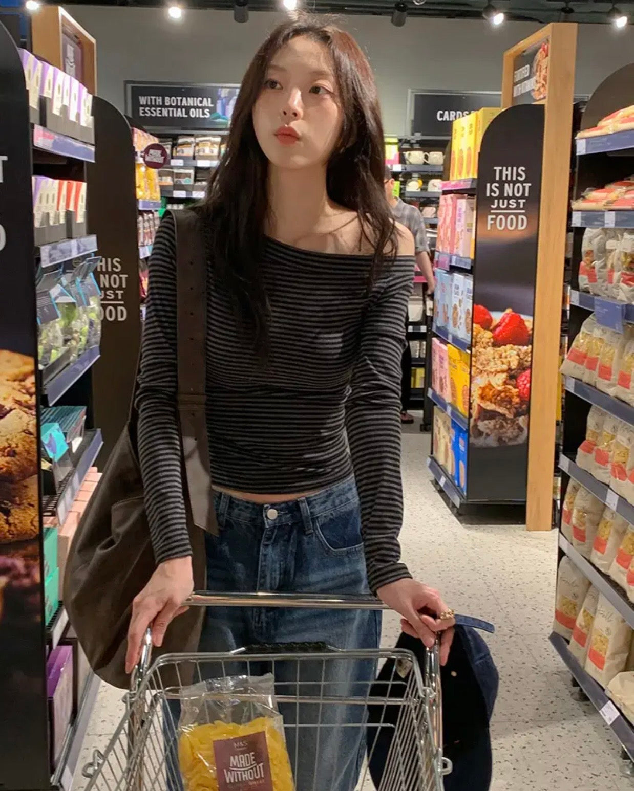 【衣櫃必備系列✨】Basic Striped Single Shoulder Top