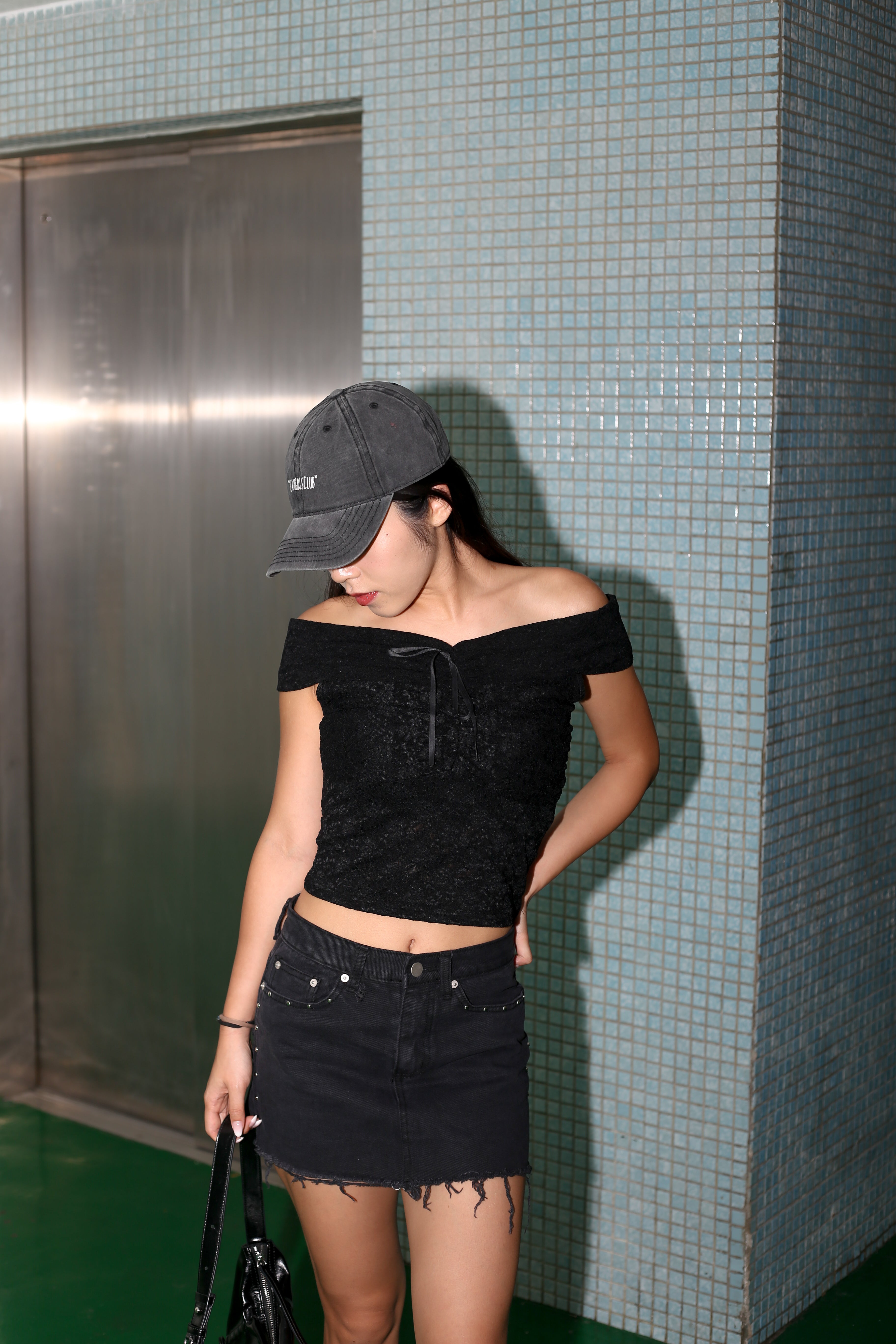 【型格破爛風短裙】Solid Ripped Rivet Mini Skirt