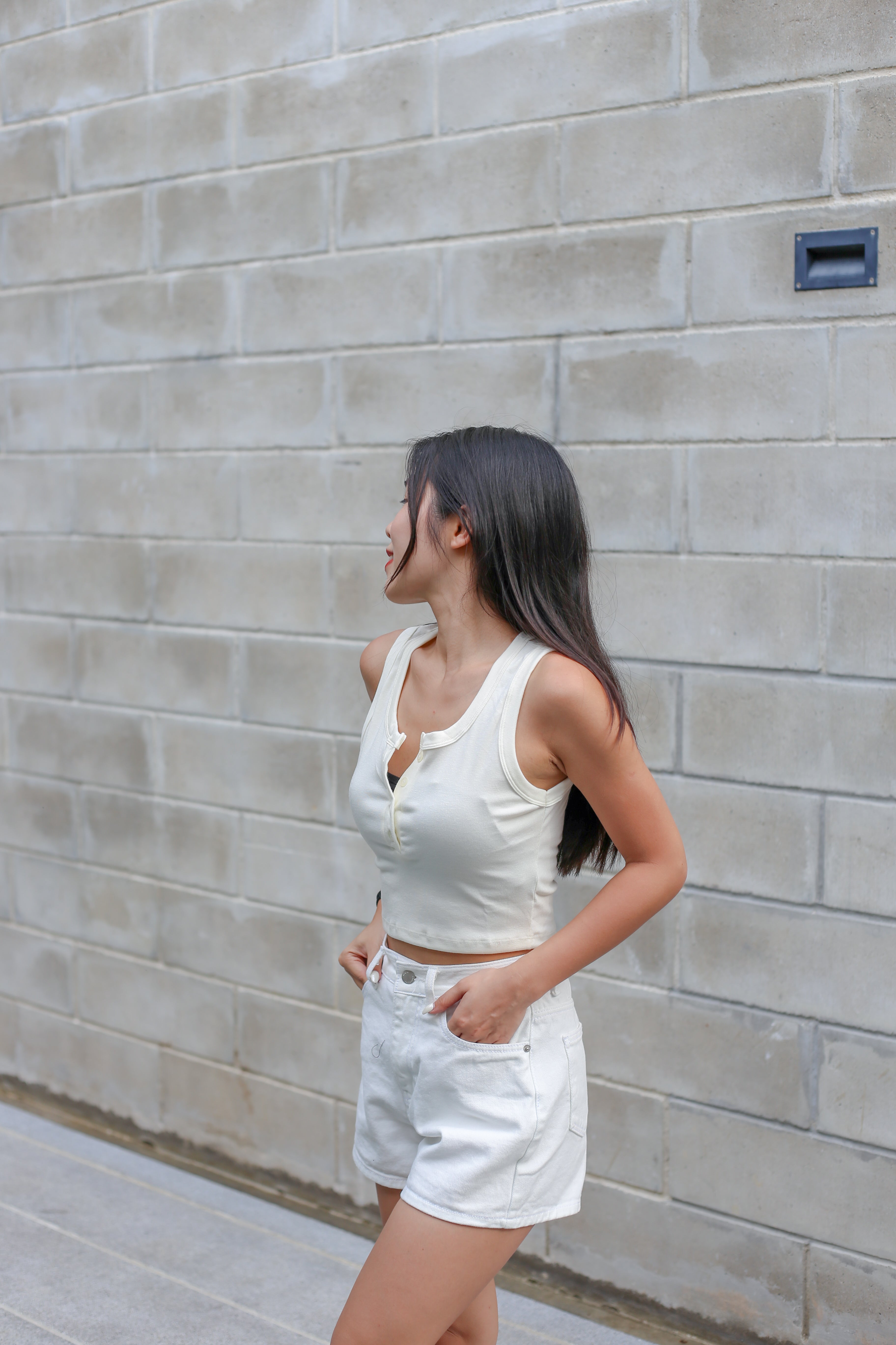 #T244【衣櫃必備背心】Basic Solid Button Front Tank Top