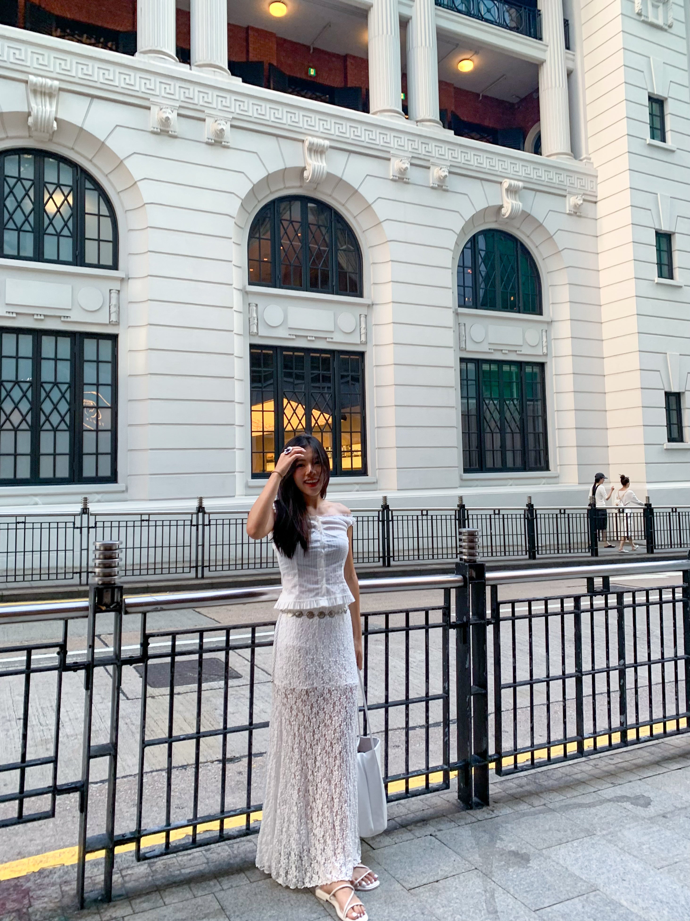 【Ballet Core必備! Lace質感Max】Basic Solid Button Front  Lace Off Shoulder Top
