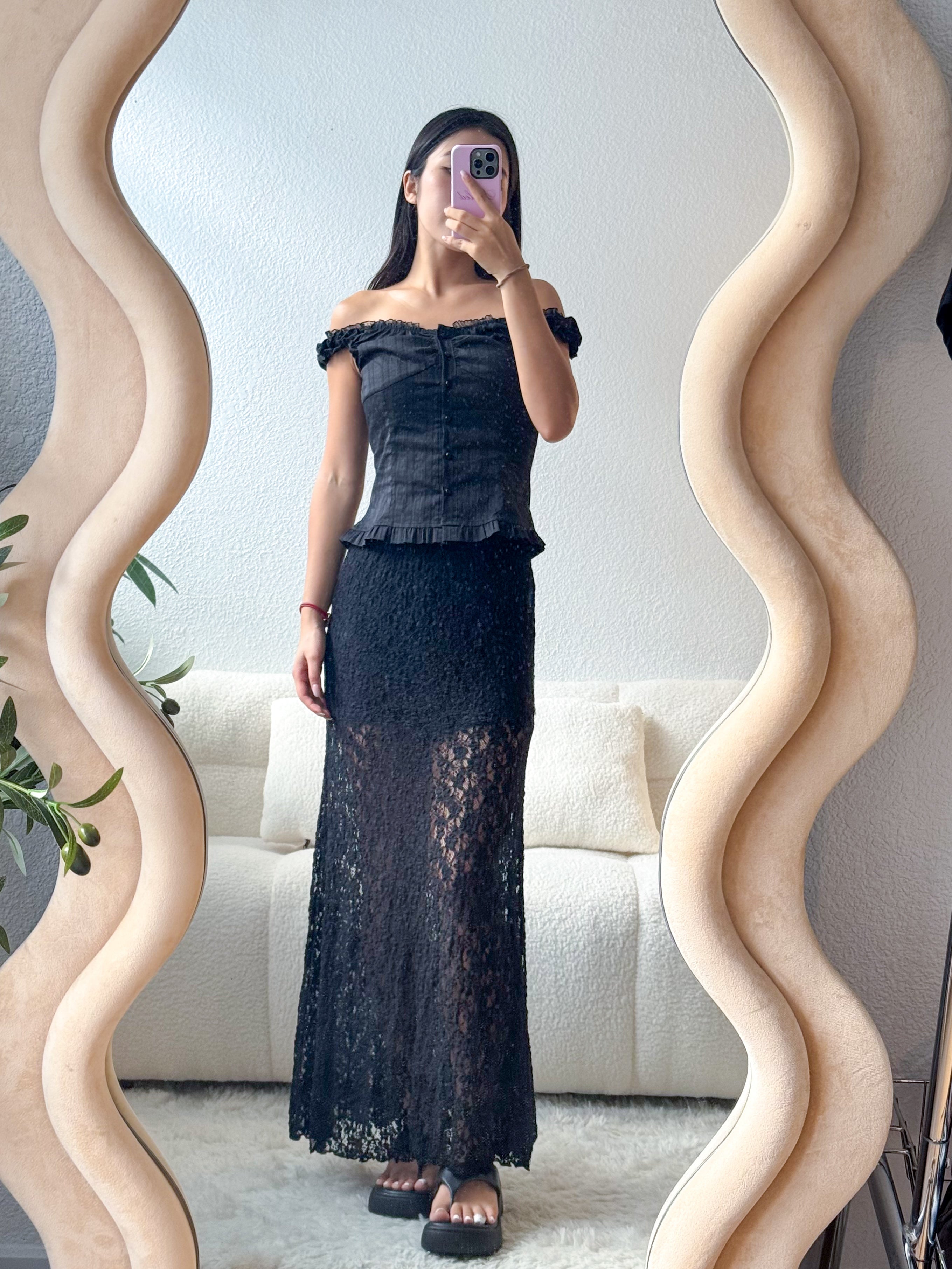 【Ballet Core必備! Lace質感Max】Basic Solid Button Front  Lace Off Shoulder Top