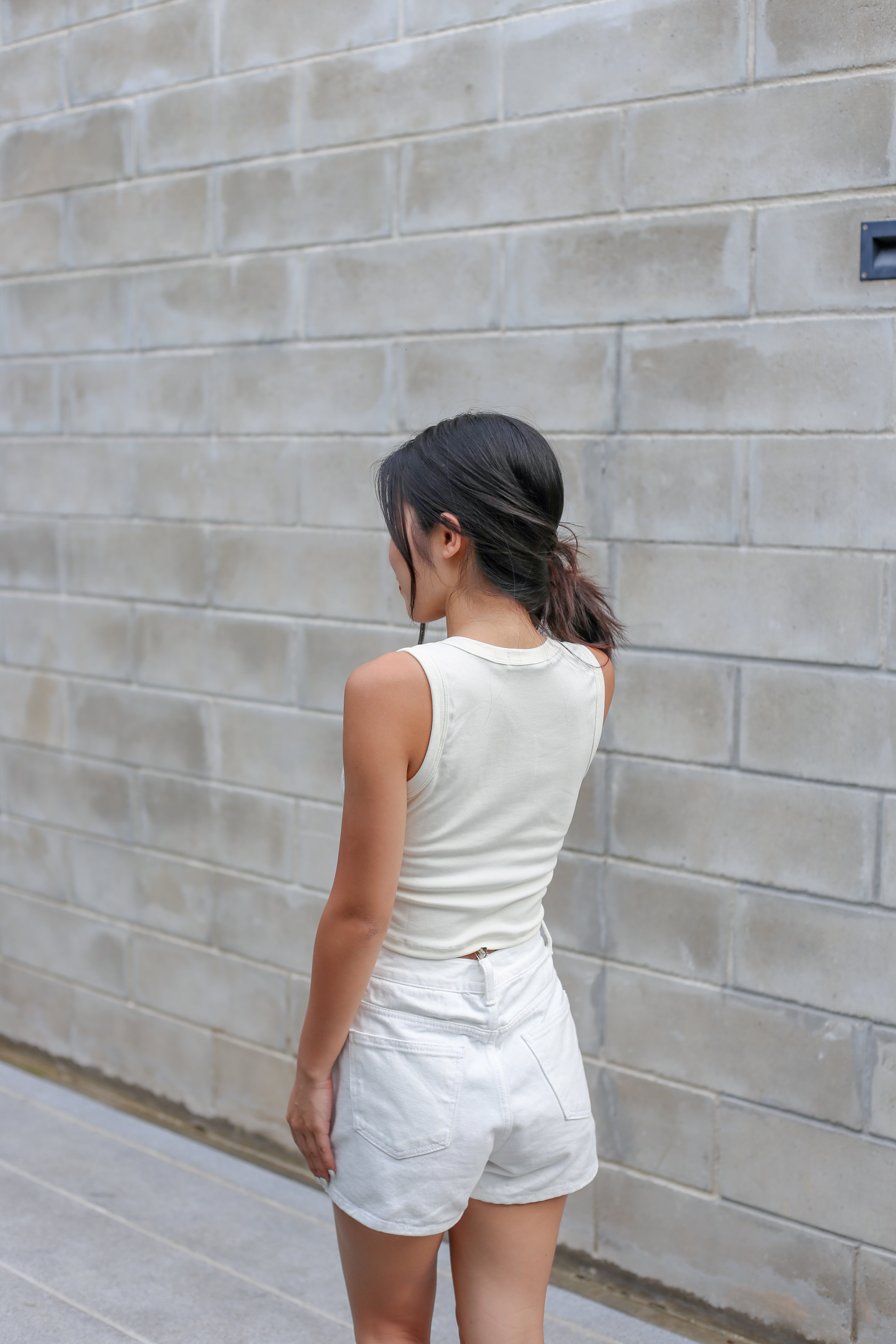 #T244【衣櫃必備背心】Basic Solid Button Front Tank Top
