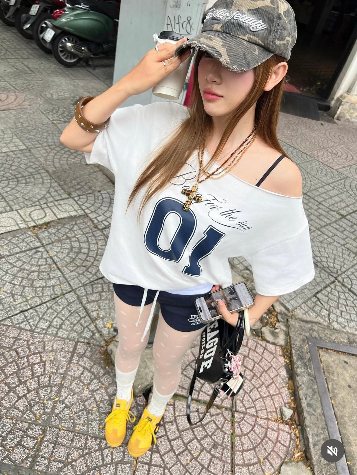 【🇻🇳越南連線】Born For The Sun Off Shoulder Top