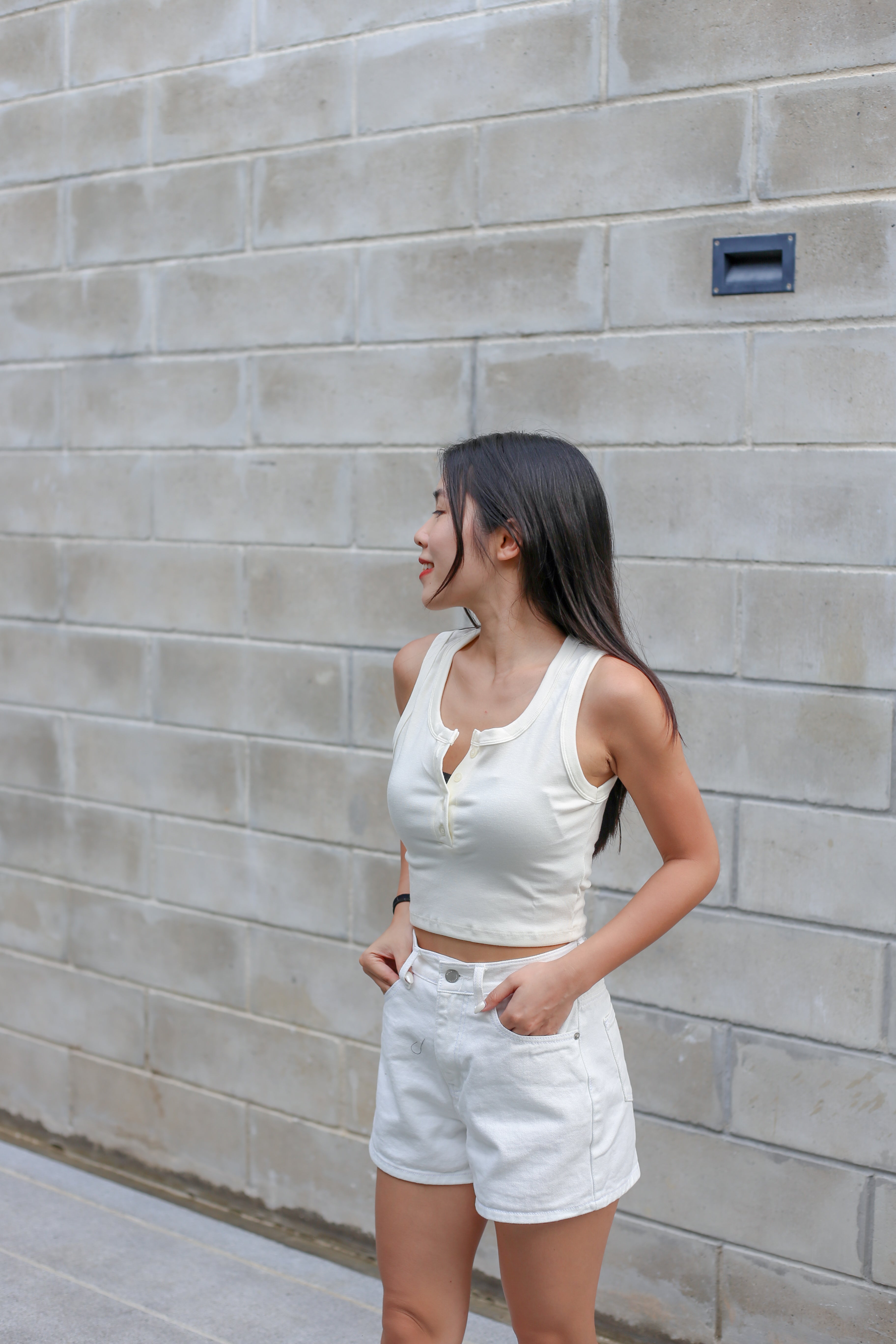 #T244【衣櫃必備背心】Basic Solid Button Front Tank Top