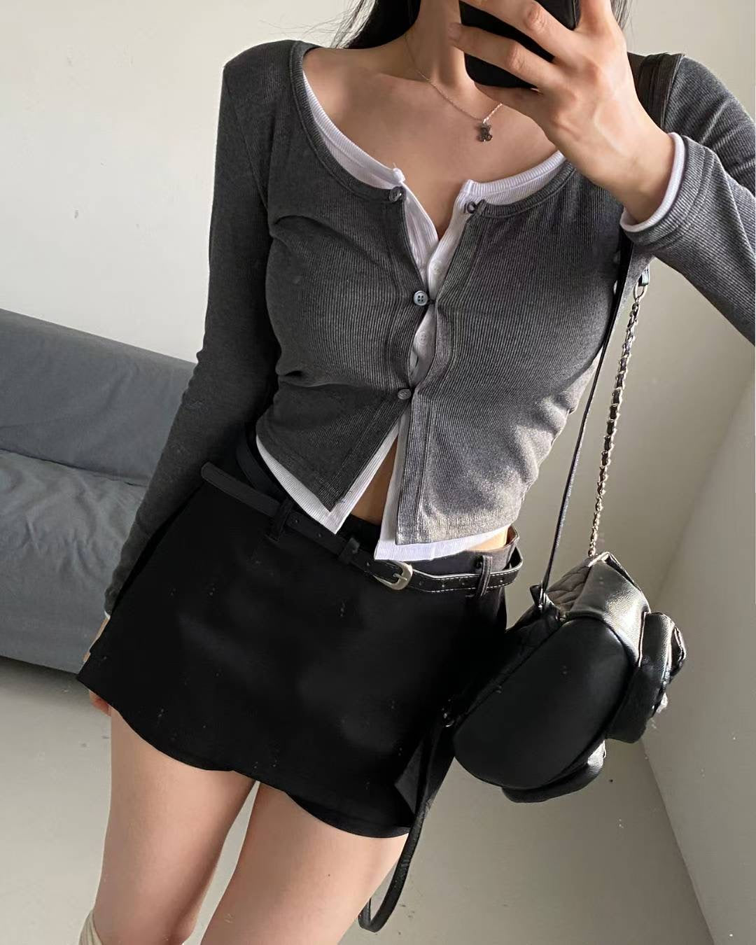 【假兩件長袖Crop Top】 Layered Roble Button Long Sleeve Crop Top