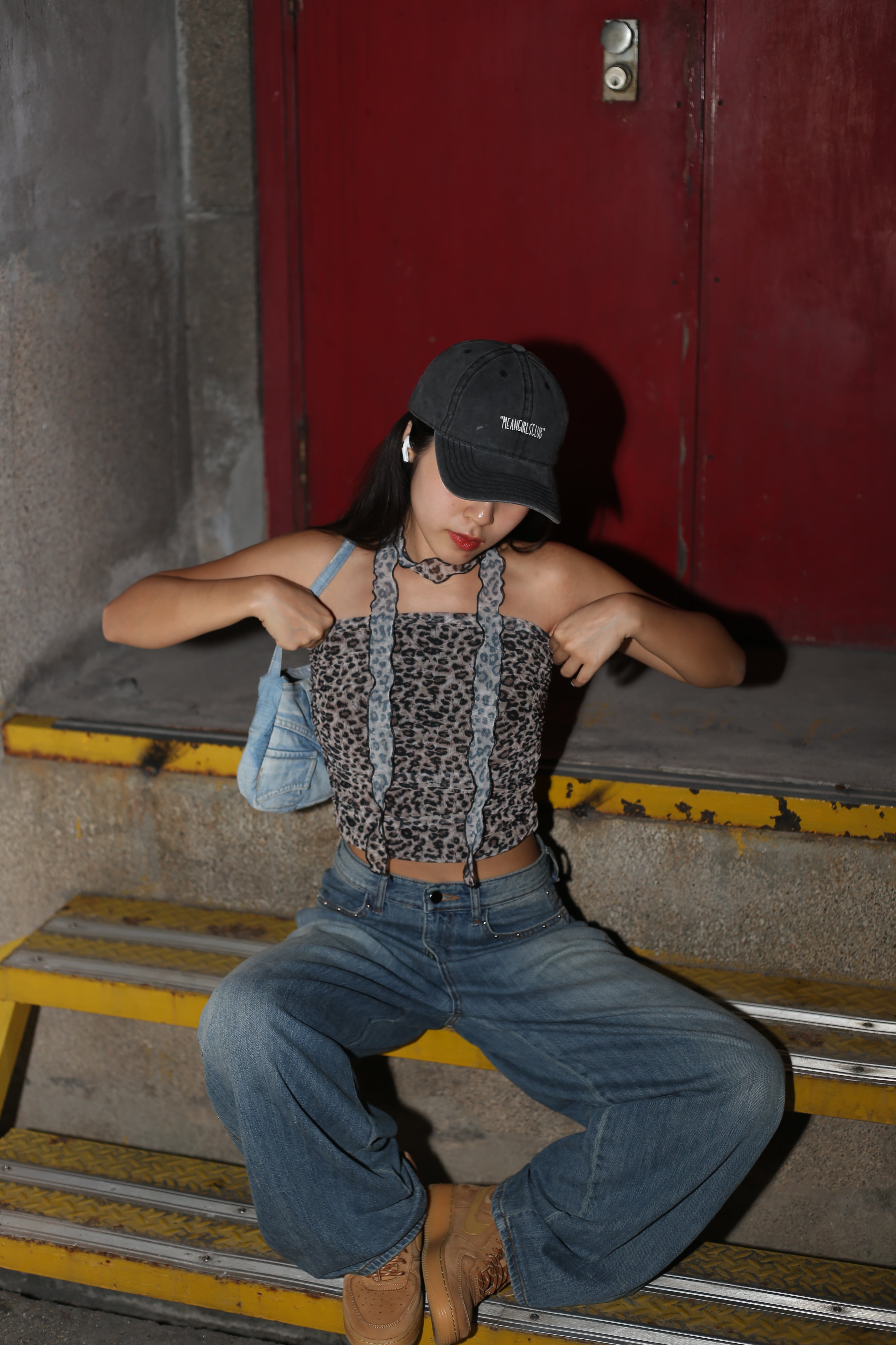 【人氣鉚釘彎刀牛仔褲】Viral Rivet Barrel Jeans