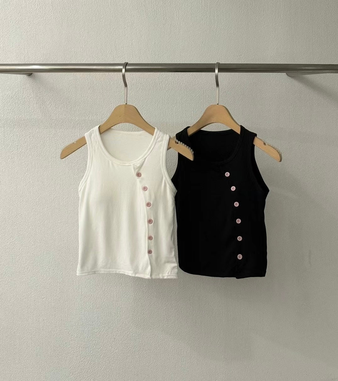 【✔️PAD｜鈕扣設計】Solid Button Padded Tank Top