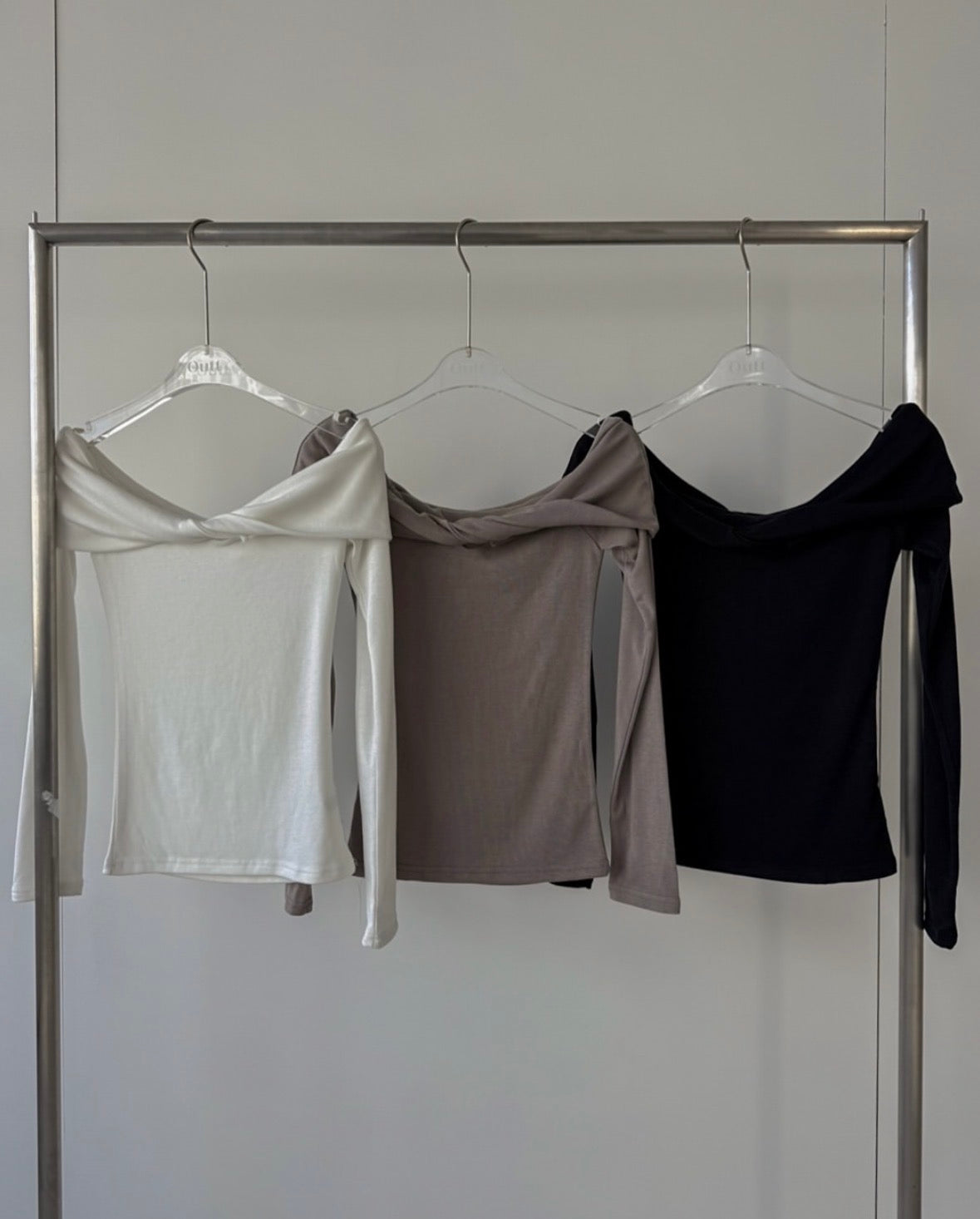 【歐美風一字領Top】 Leaf Twisted Long Sleeve Off Shoulder Top