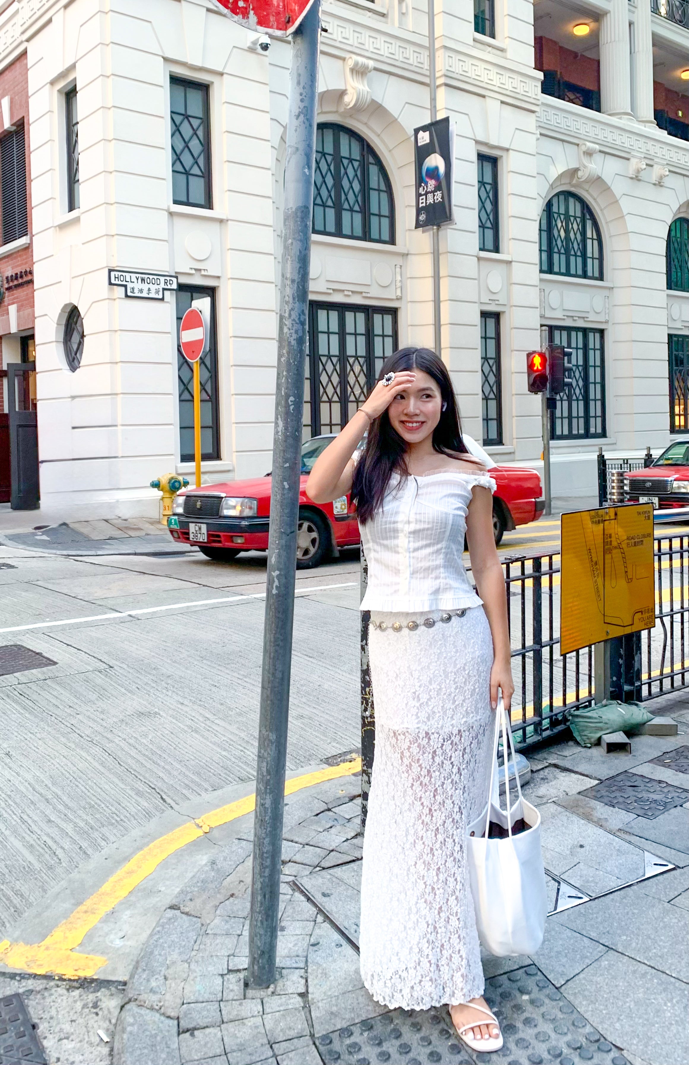【Ballet Core必備! Lace質感Max】Basic Solid Button Front  Lace Off Shoulder Top