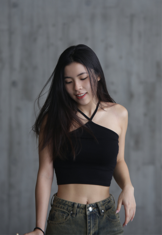 【衣櫃必備系列✨】 Solid Y Neck Crop Cami Top