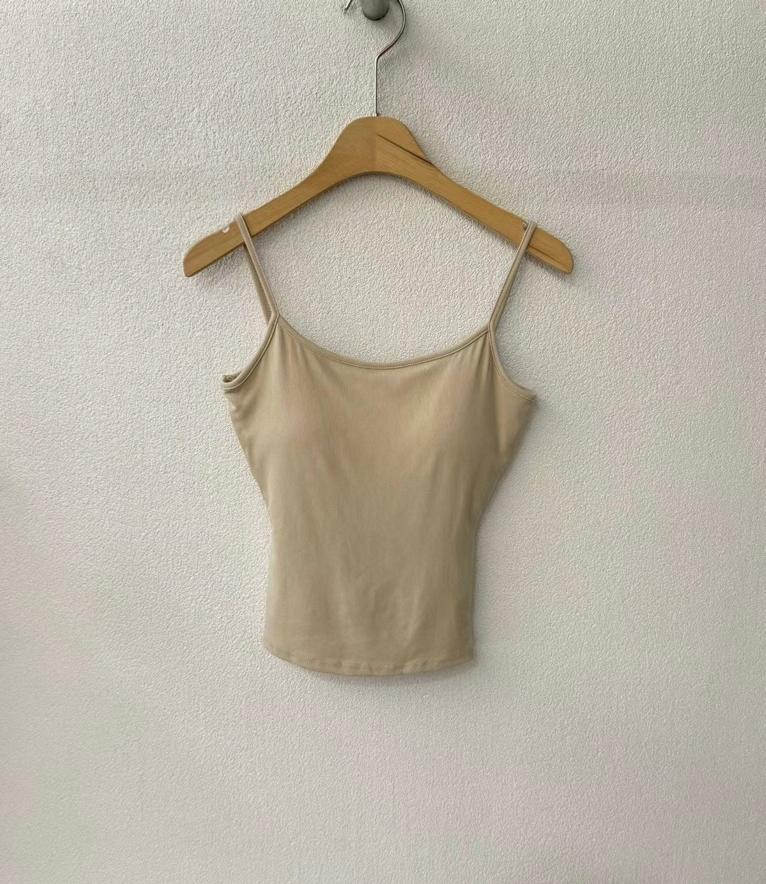 【✔️PAD｜小露背設計】Basic Solid Backless Padded  top