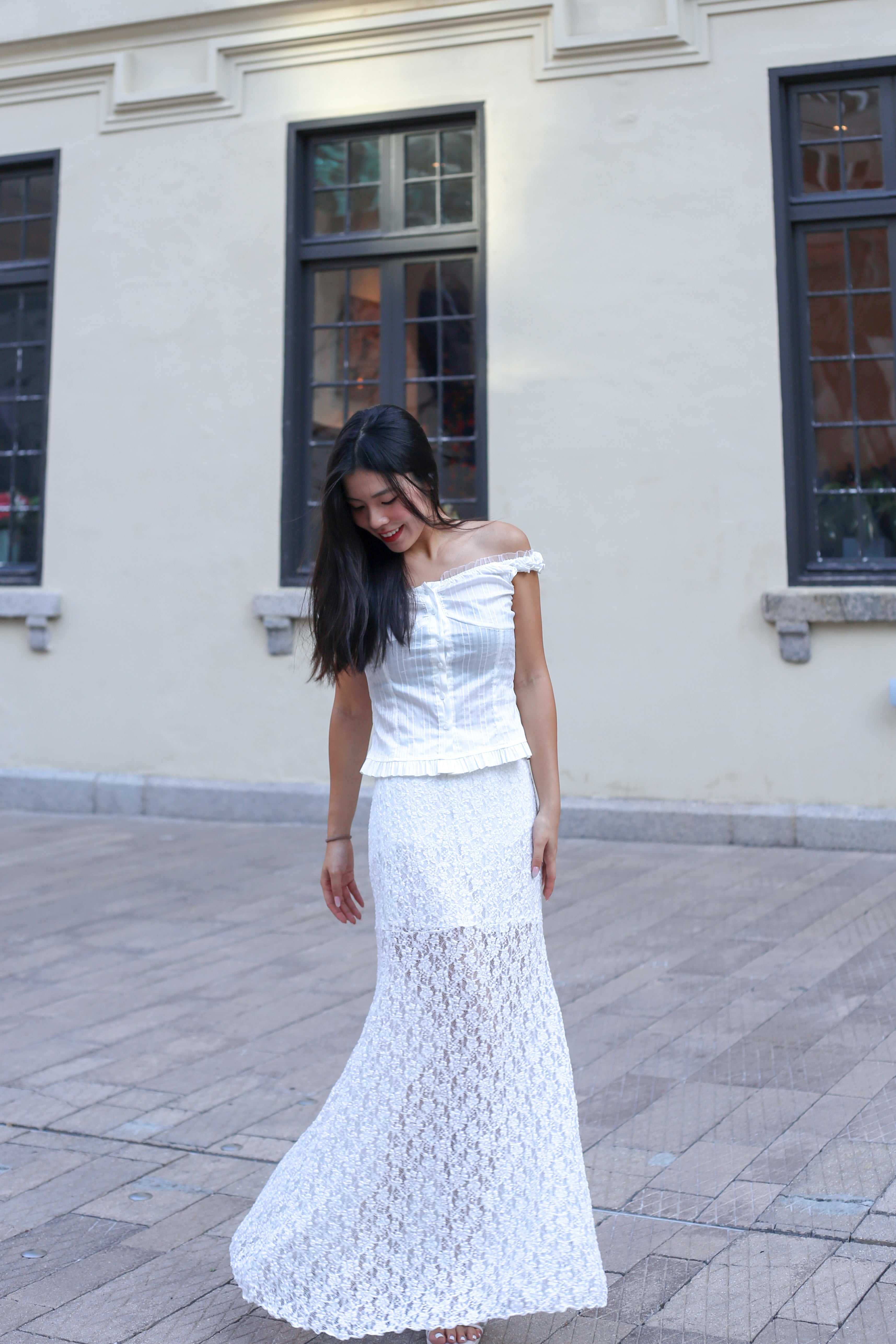 【Ballet Core必備! Lace質感Max】Basic Solid Button Front  Lace Off Shoulder Top