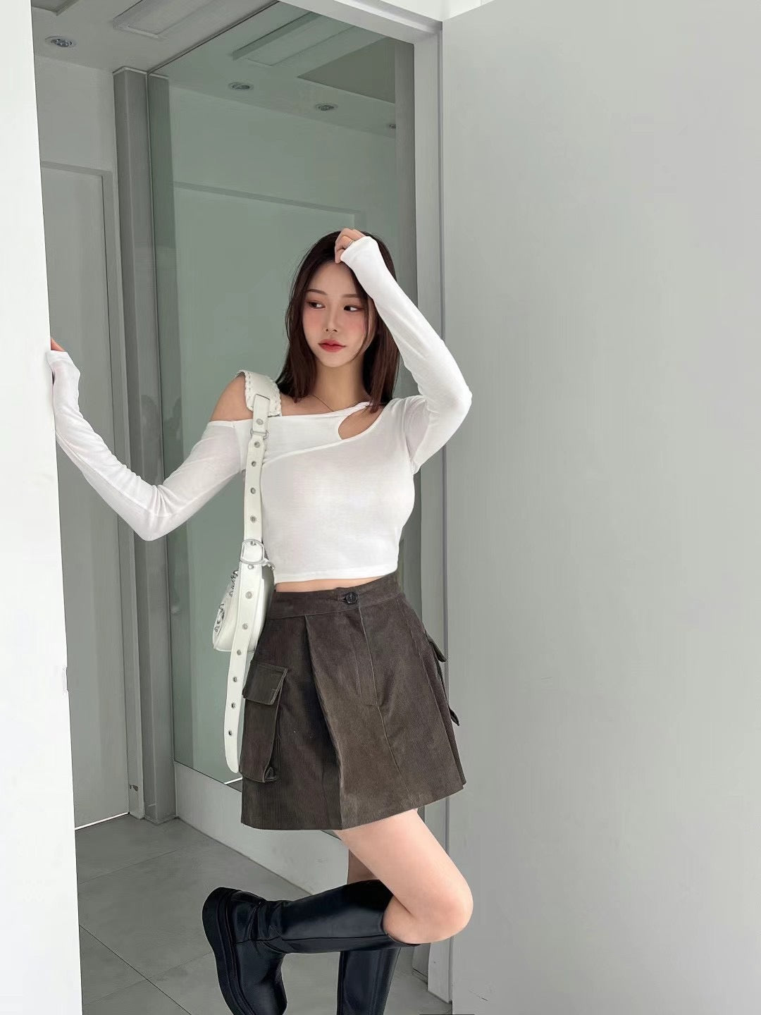 Solid Shoulder Cut Crop Top