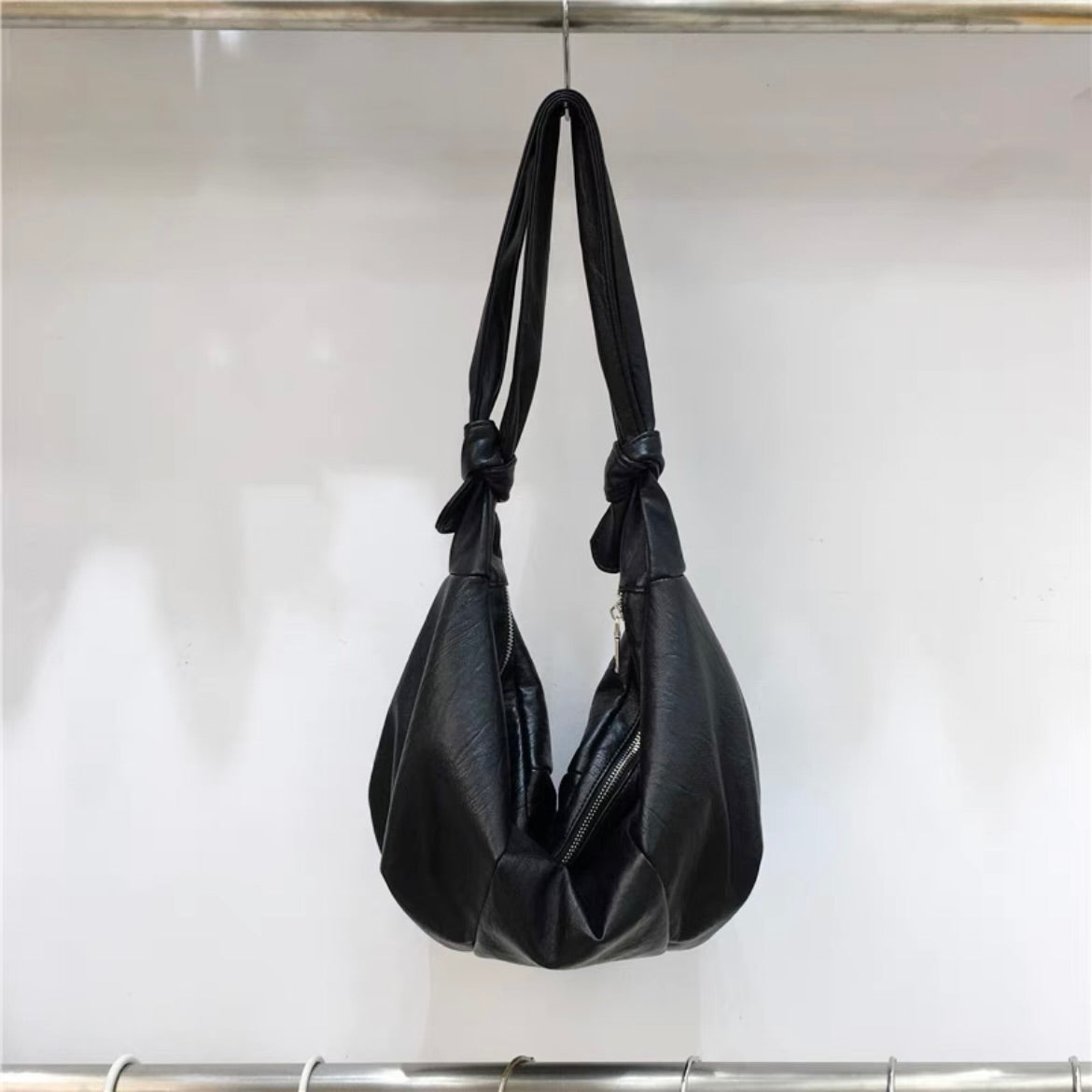 Solid Croissant Ajustable Strap Bag