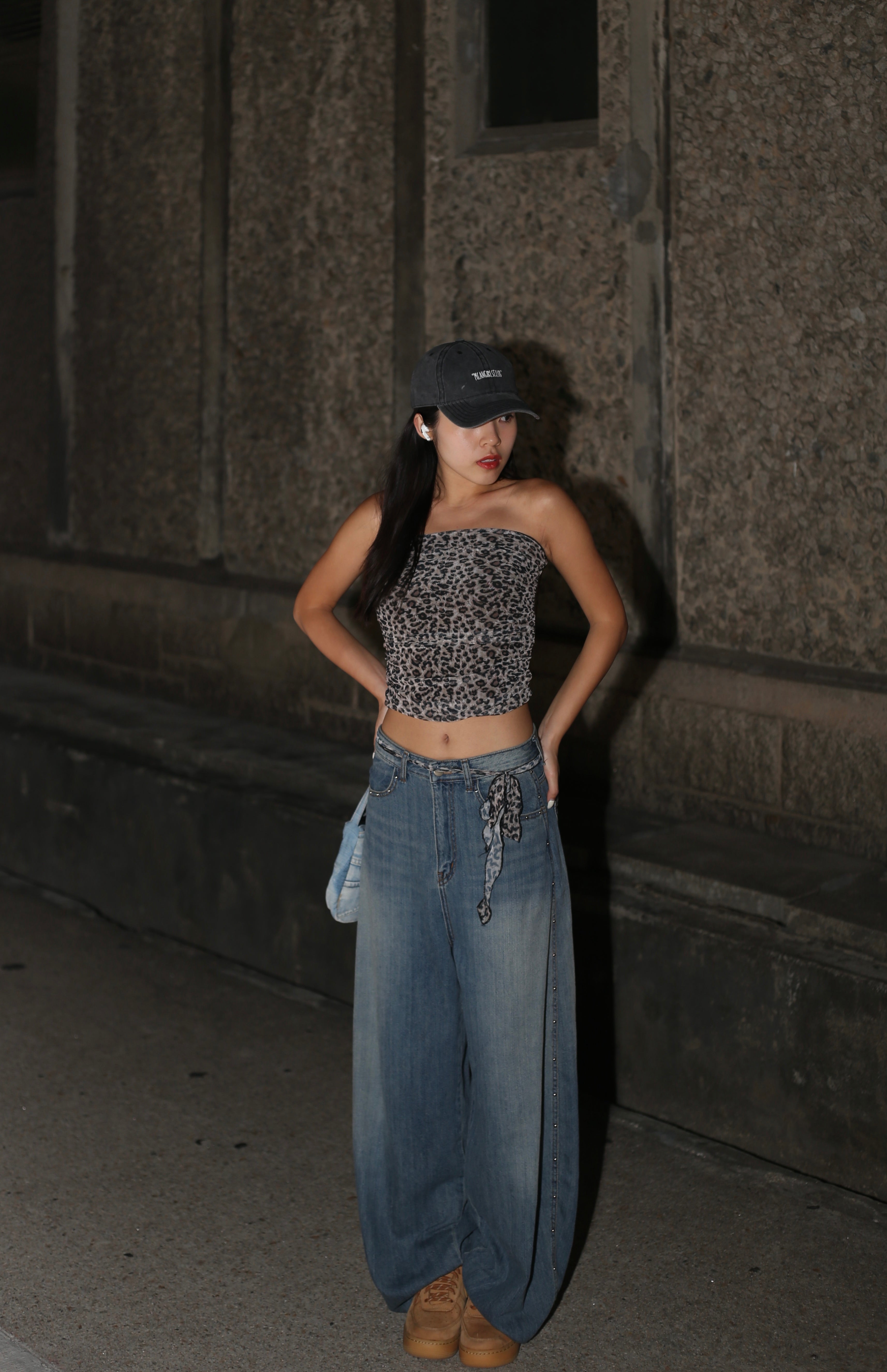 【人氣鉚釘彎刀牛仔褲】Viral Rivet Barrel Jeans